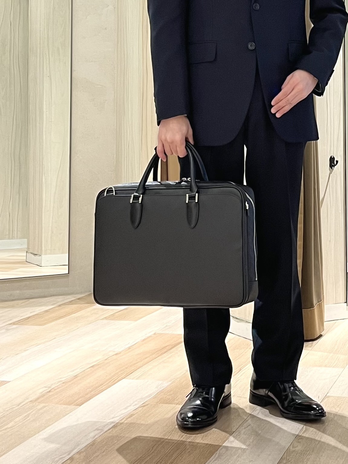 URAさんの「TAKEO KIKUCHI｜【Made in JAPAN】立菱（たてびし）スーツ」を使ったコーディネート
