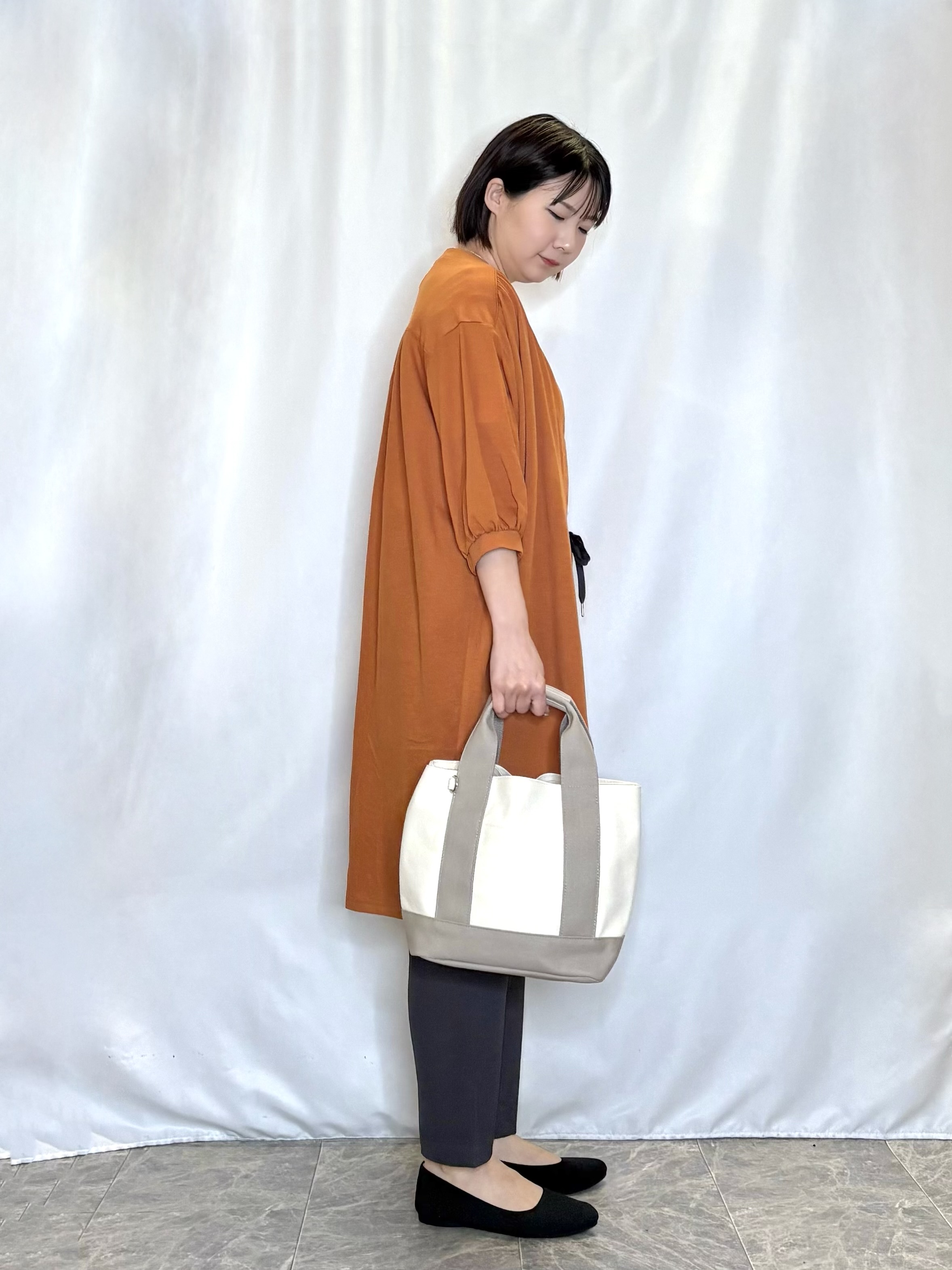 ネリさんの「SHOO･LA･RUE｜【洗濯機可/S-LL】1枚でも羽織でも キーネックシャツワンピース」を使ったコーディネート