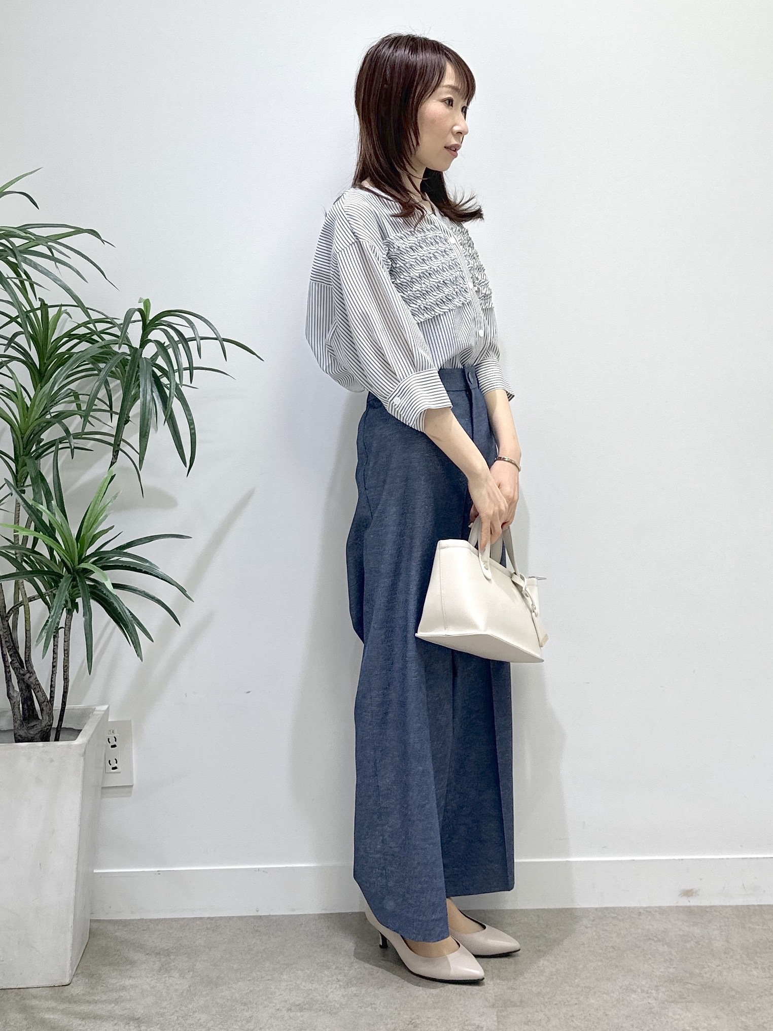 Miwaさんの「UNTITLED｜【接触冷感/通気性/洗える】フロントフリルブラウス」を使ったコーディネート