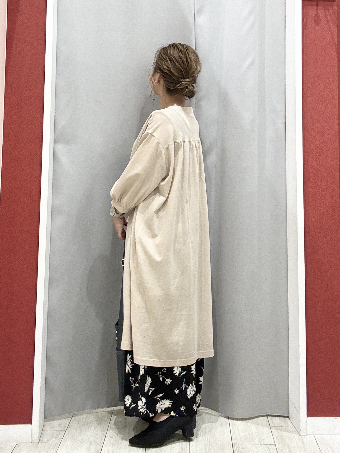 shioさんの「SHOO･LA･RUE｜【洗濯機可/S-LL】1枚でも羽織でも キーネックシャツワンピース」を使ったコーディネート