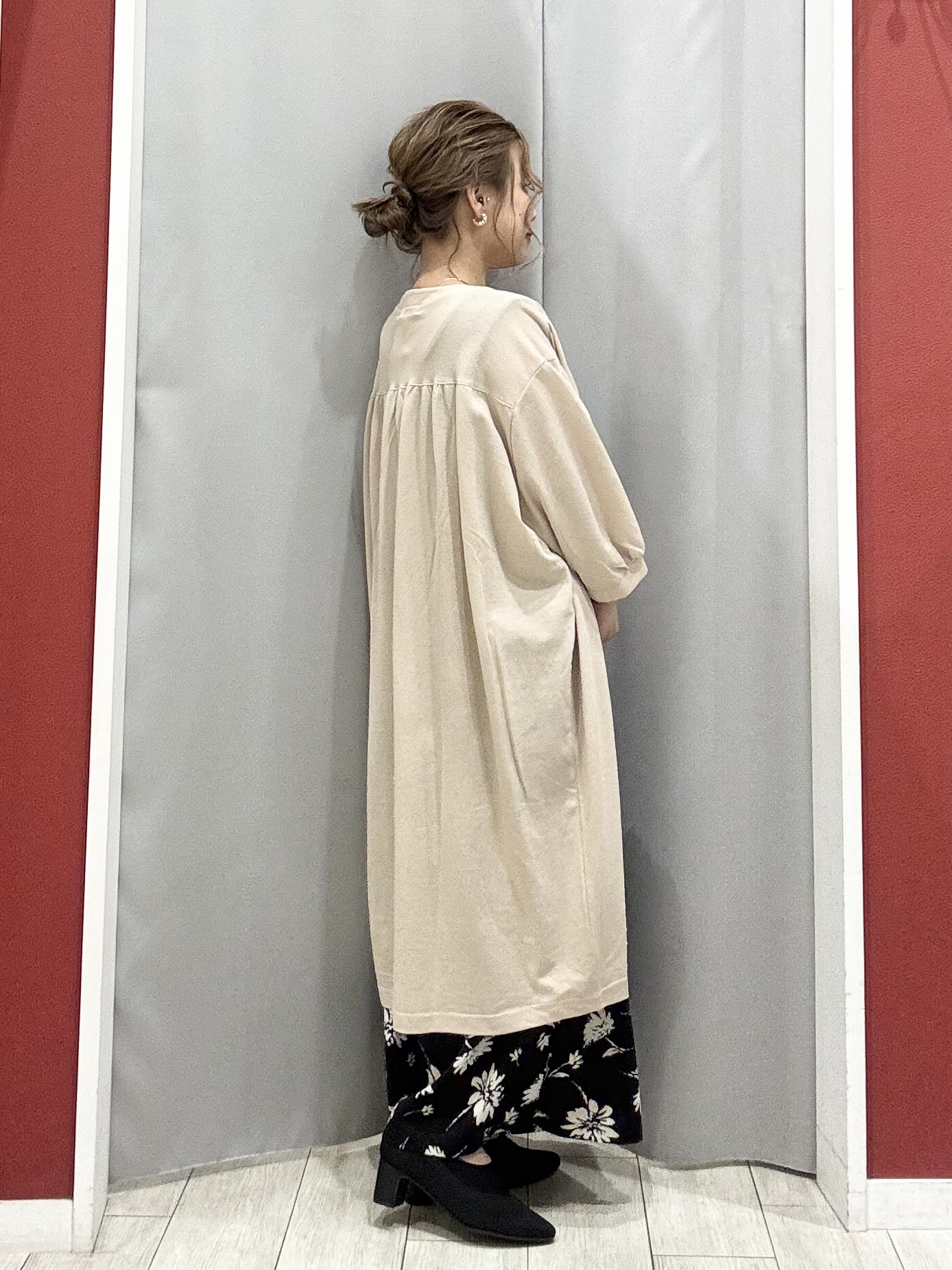 shioさんの「SHOO･LA･RUE｜【洗濯機可/S-LL】1枚でも羽織でも キーネックシャツワンピース」を使ったコーディネート