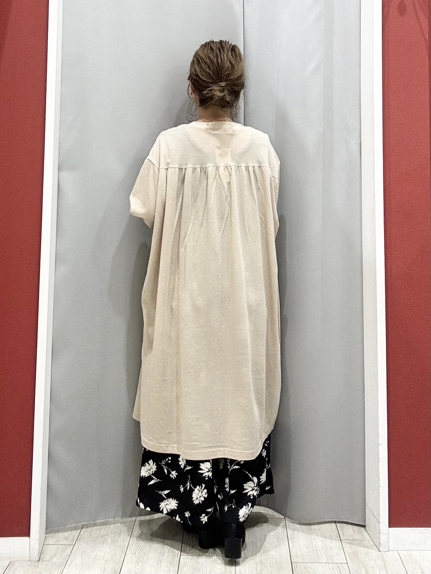 shioさんの「SHOO･LA･RUE｜【洗濯機可/S-LL】1枚でも羽織でも キーネックシャツワンピース」を使ったコーディネート
