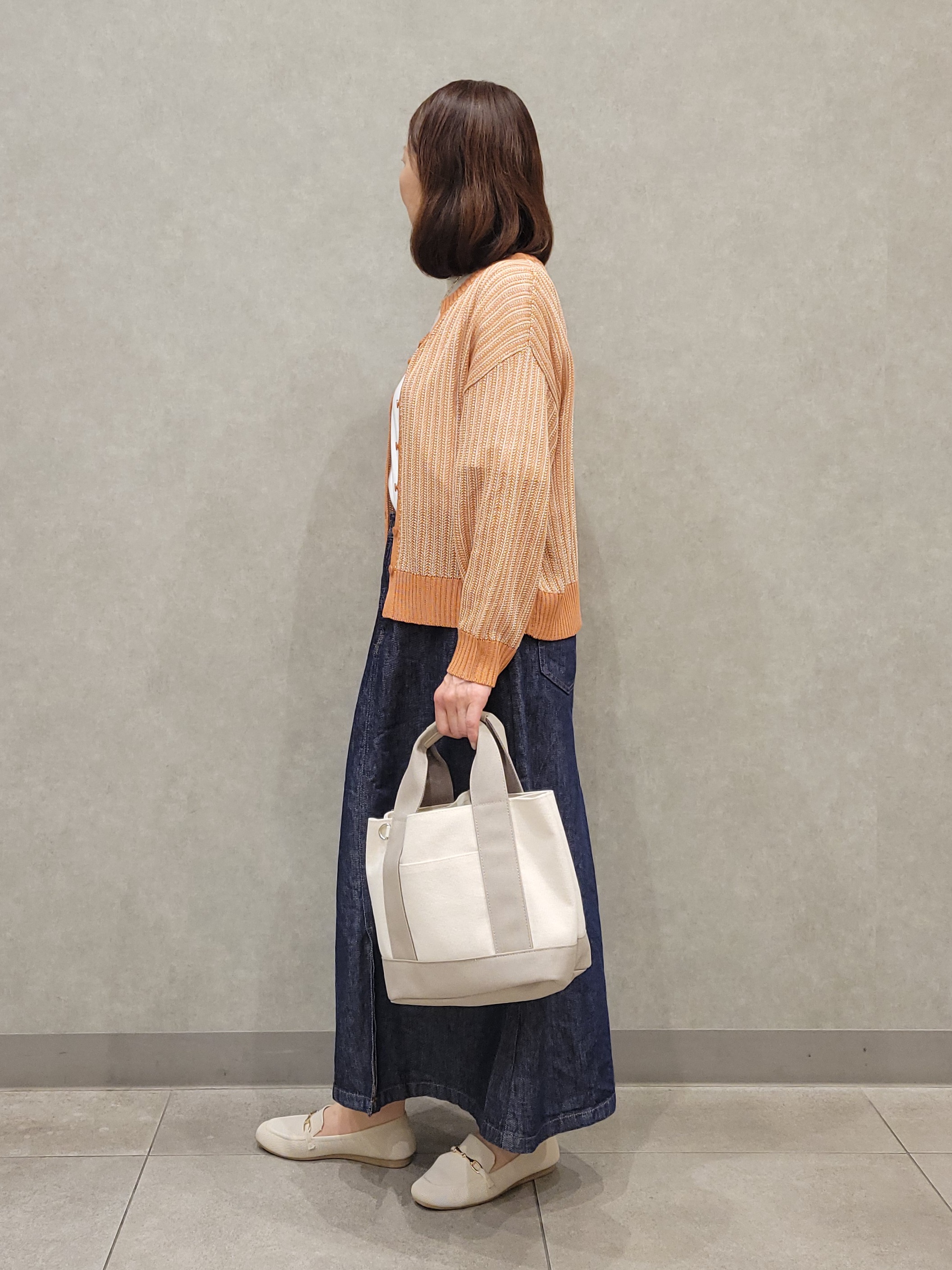 ユウさんの「SHOO･LA･RUE｜【洗濯機可/S-LL】キーネックでお顔周りすっきり ざっくり編みカーディガン」を使ったコーディネート