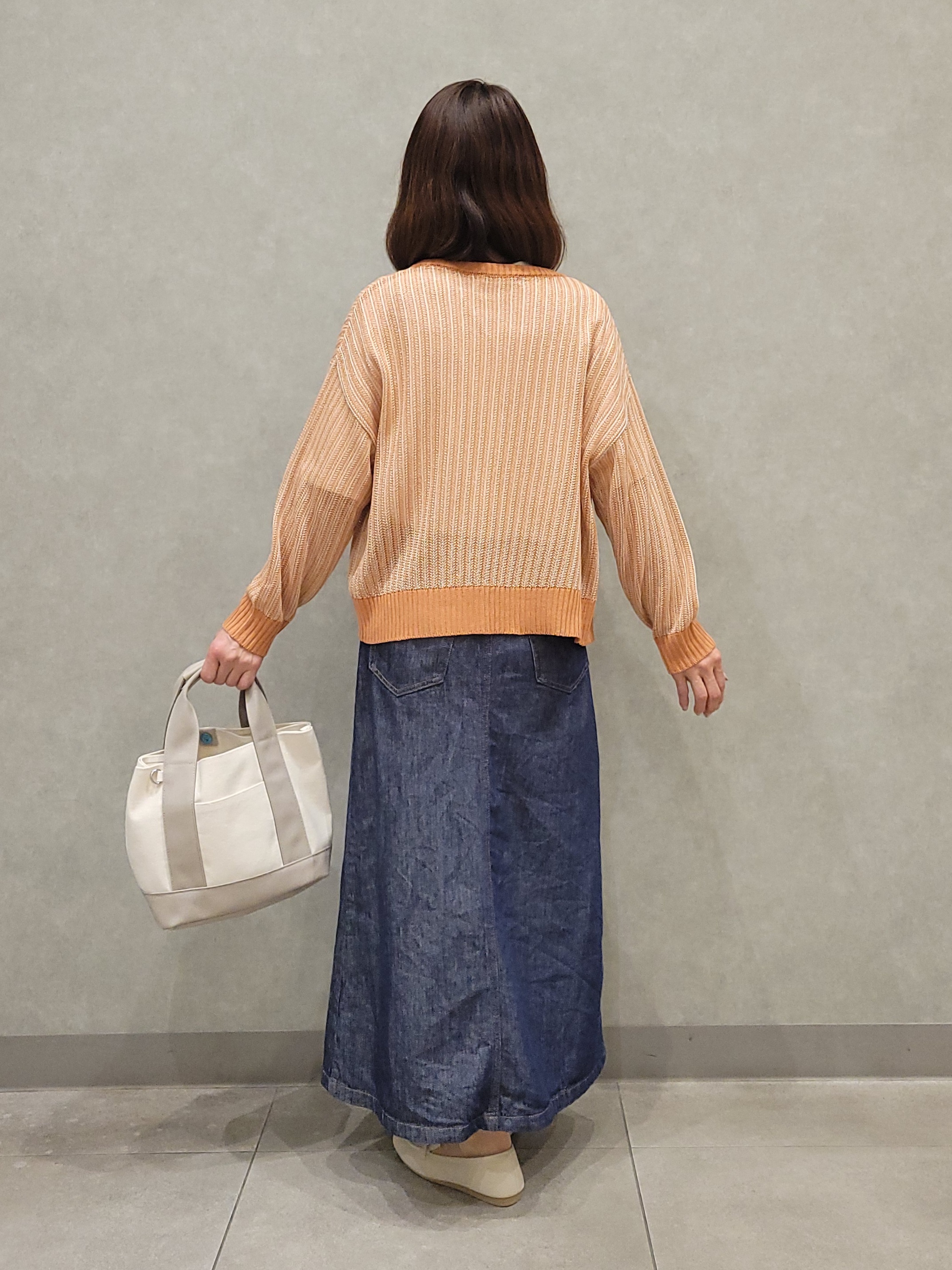 ユウさんの「SHOO･LA･RUE｜【洗濯機可/S-LL】キーネックでお顔周りすっきり ざっくり編みカーディガン」を使ったコーディネート