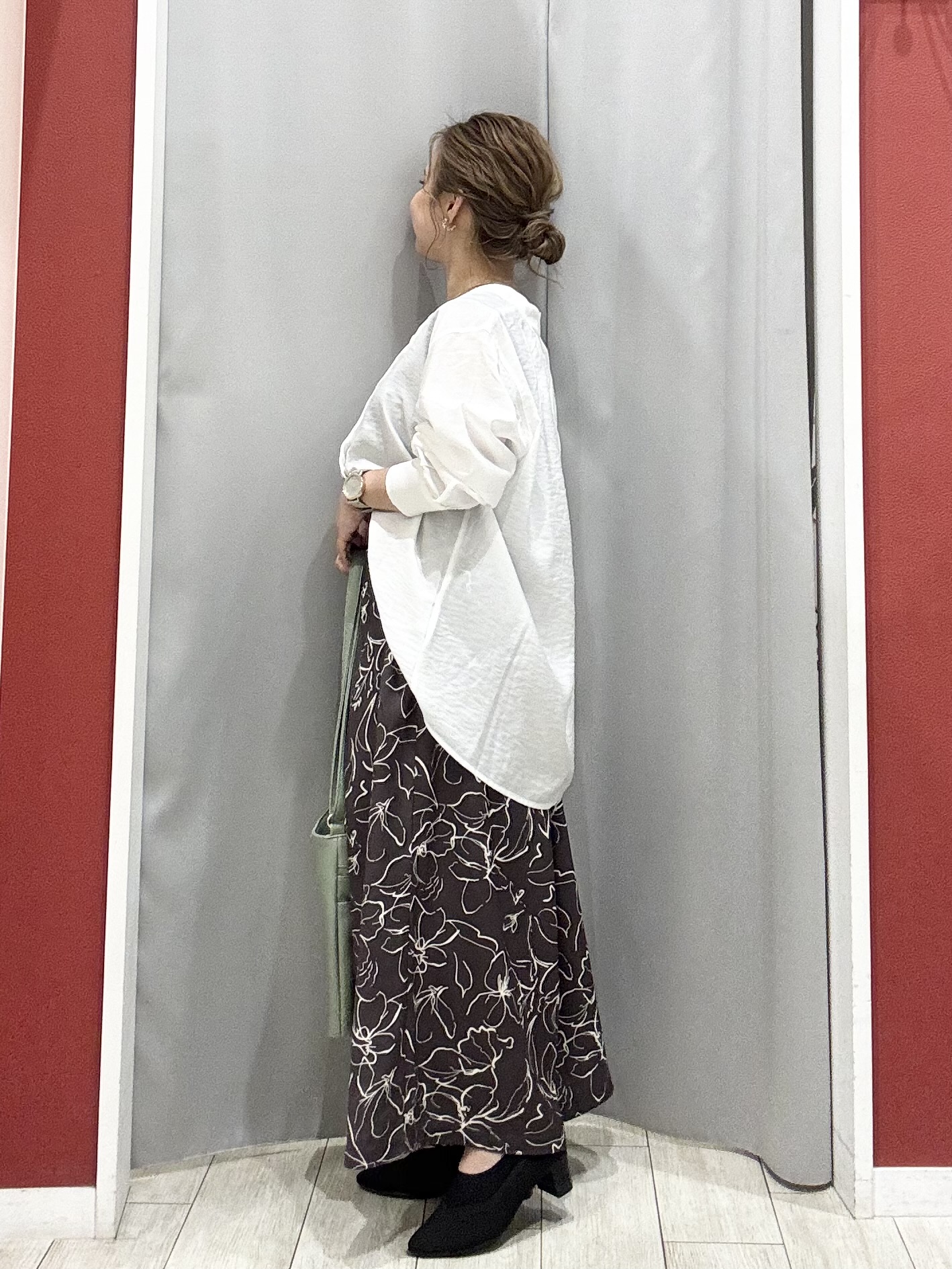 shioさんの「SHOO･LA･RUE｜【S-LL/体型カバー/Aライン】身体のラインを拾いにくい シアーシャツカーディガン」を使ったコーディネート