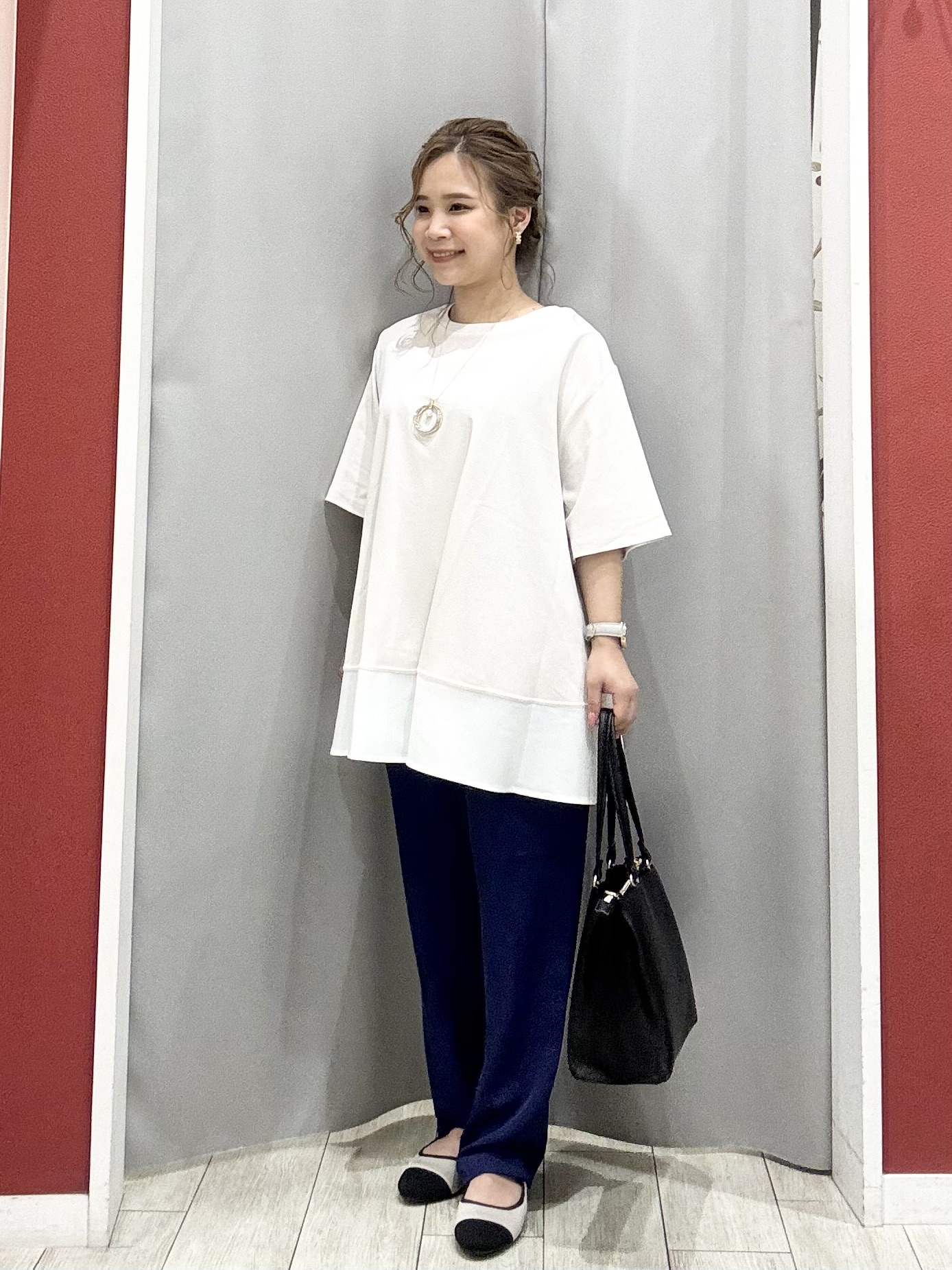 shioさんの「SHOO･LA･RUE｜【S-LL/UV】季節の変わり目に ゴールドパーツが上品なフード付きブルゾン」を使ったコーディネート
