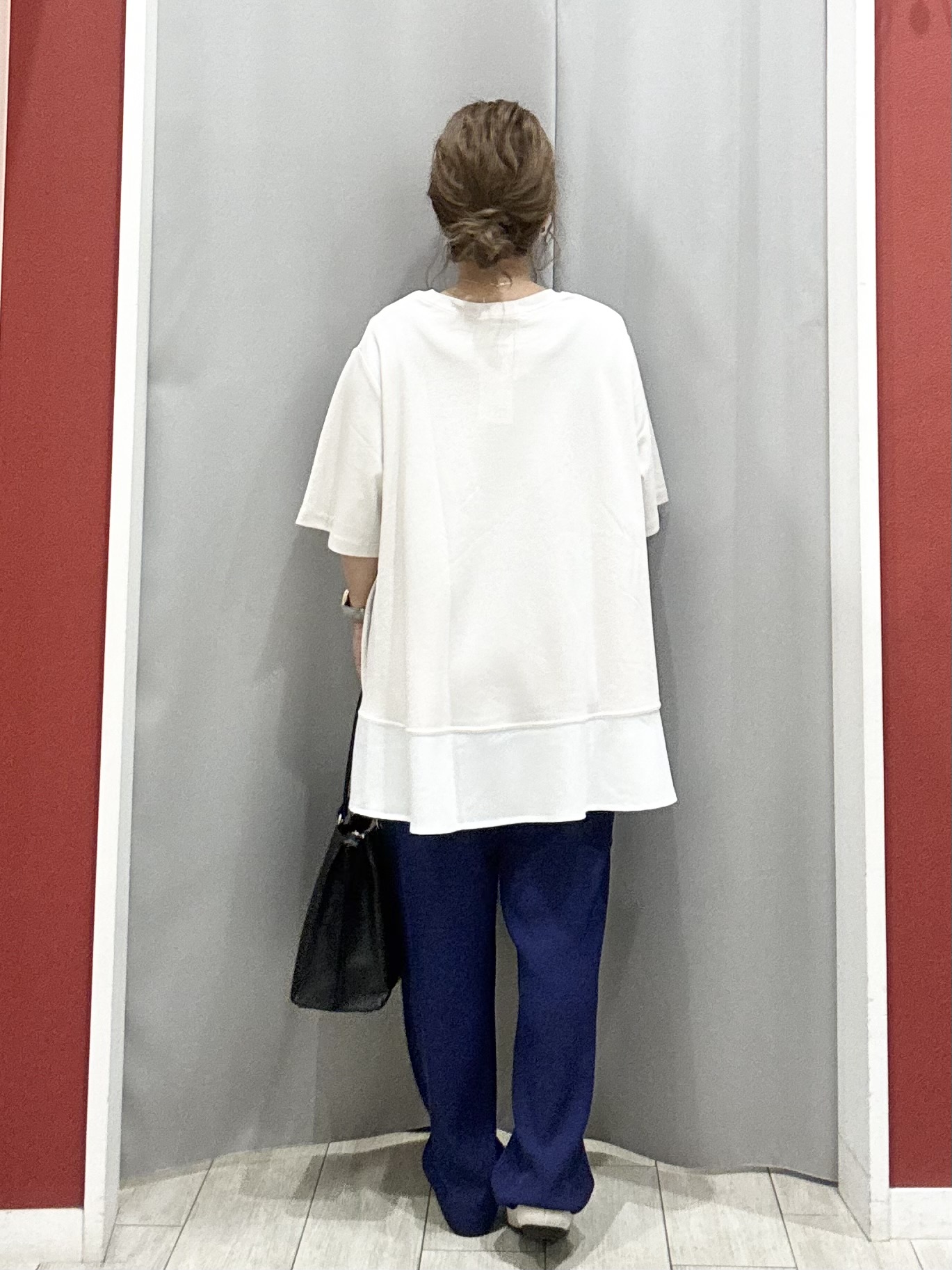 shioさんの「SHOO･LA･RUE｜【S-LL/UV】季節の変わり目に ゴールドパーツが上品なフード付きブルゾン」を使ったコーディネート