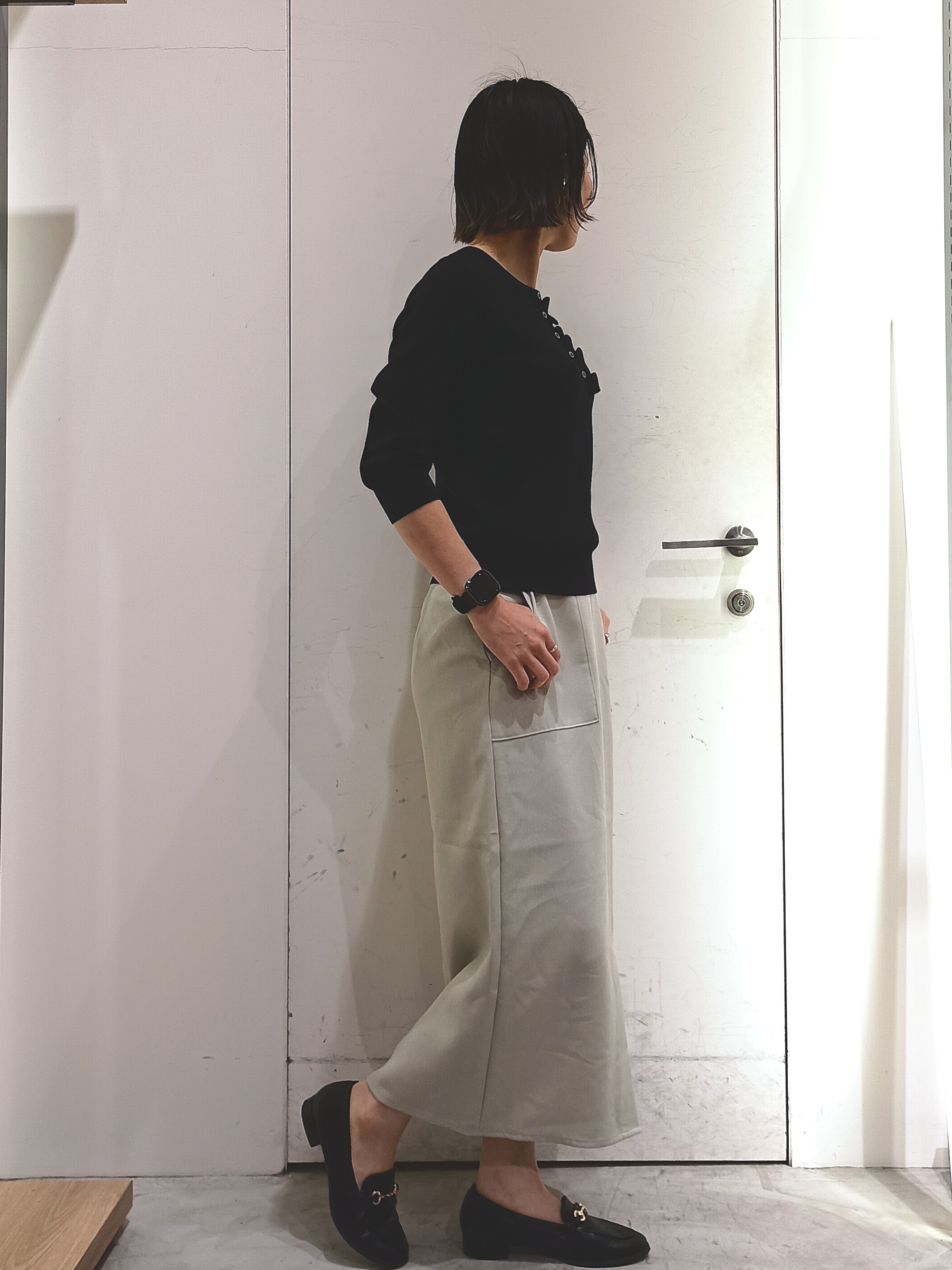 shinkoさんの「OPAQUE.CLIP｜フリルヘンリーネックニット【洗濯機OK／抗ピル】」を使ったコーディネート