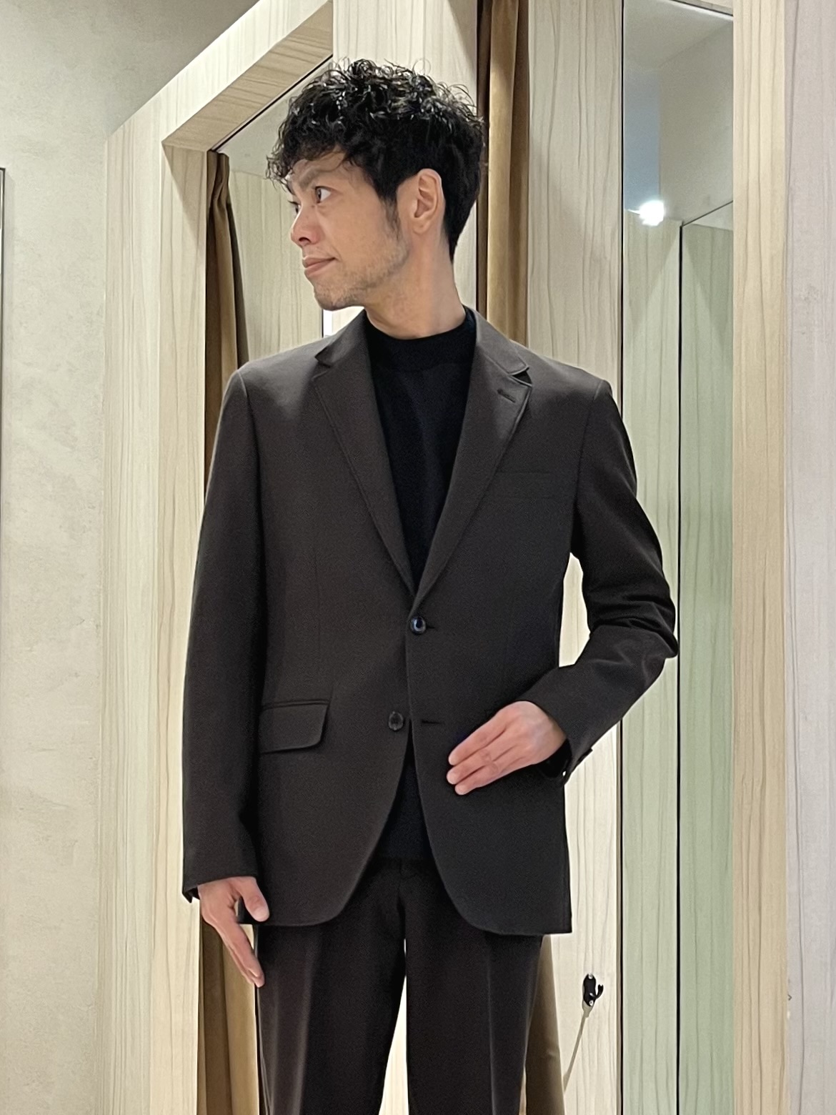 URAさんの「TAKEO KIKUCHI｜パールニットジャージ ジャケット」を使ったコーディネート