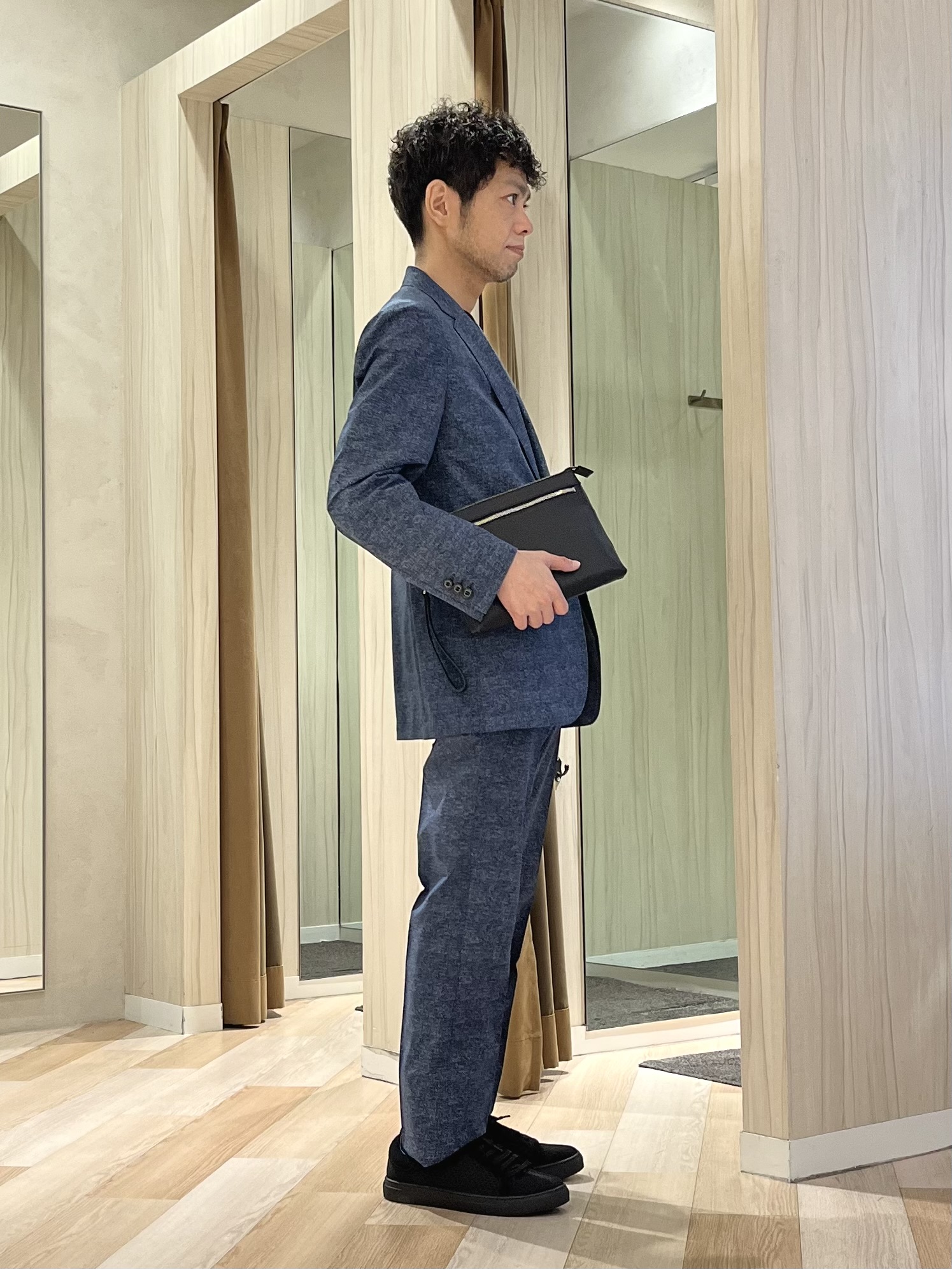 URAさんの「TAKEO KIKUCHI｜【抗菌防臭】COOL DOTS（R）ドビープリント ジャケット」を使ったコーディネート