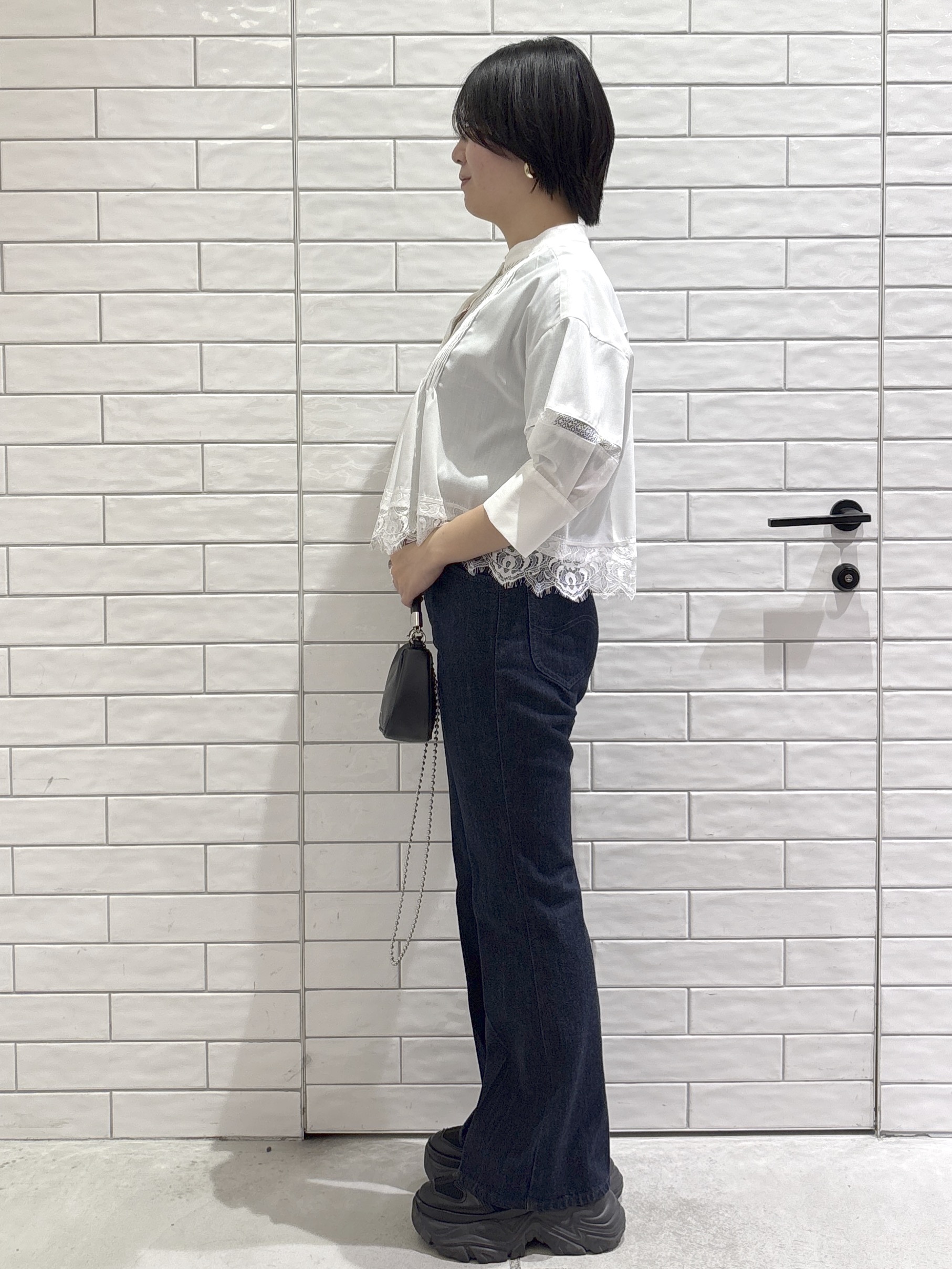 ayumiさんの「OPAQUE.CLIP｜裾レースピンタックショートシャツ【洗濯機OK】」を使ったコーディネート