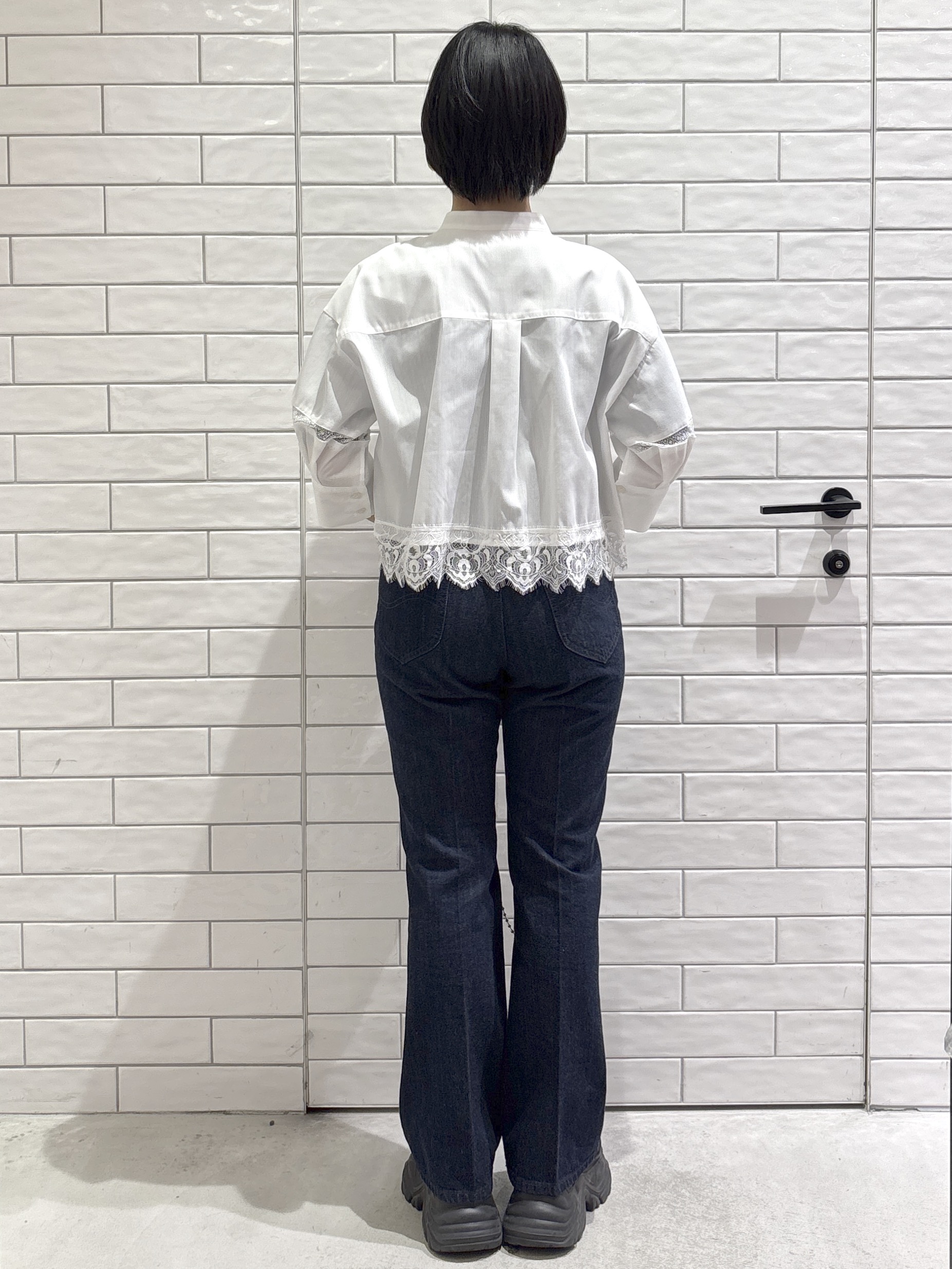 ayumiさんの「OPAQUE.CLIP｜裾レースピンタックショートシャツ【洗濯機OK】」を使ったコーディネート
