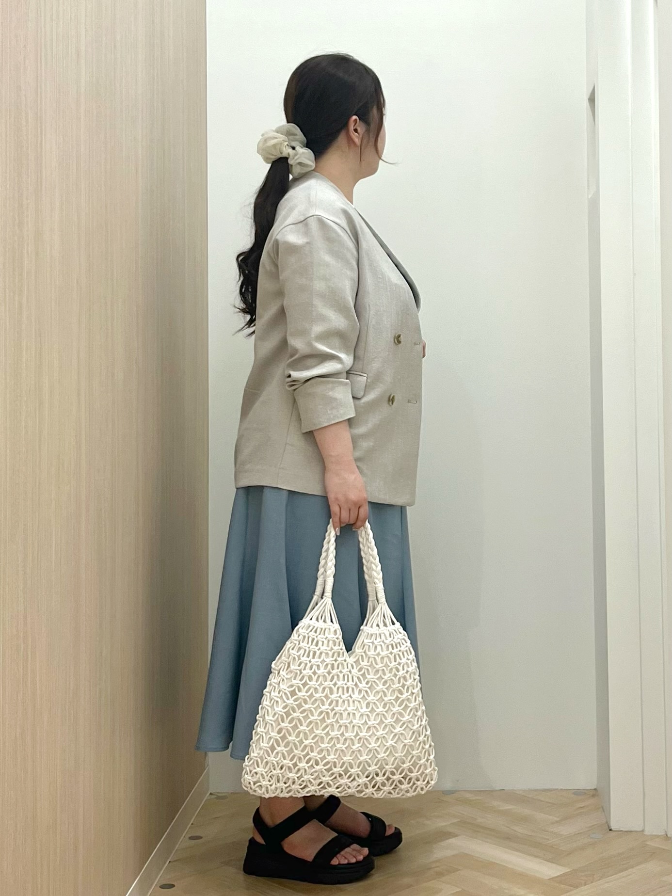 akariさんの「grove｜【貴島明日香さん着用】リネンライクカラーレスジャケット」を使ったコーディネート