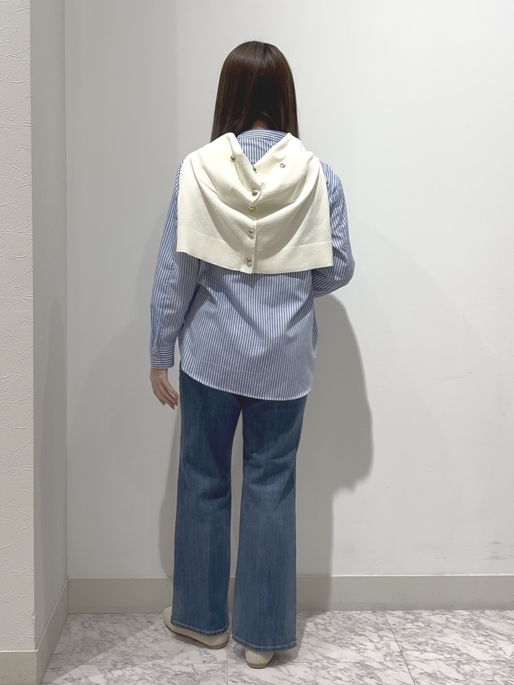 しかっちさんの「grove｜【貴島明日香さん着用】お仕事も普段も。今どきワークシャツブラウス」を使ったコーディネート