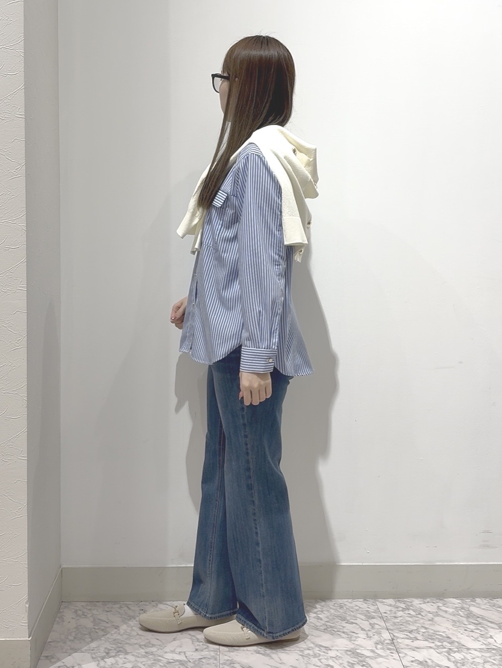 しかっちさんの「grove｜【貴島明日香さん着用】お仕事も普段も。今どきワークシャツブラウス」を使ったコーディネート