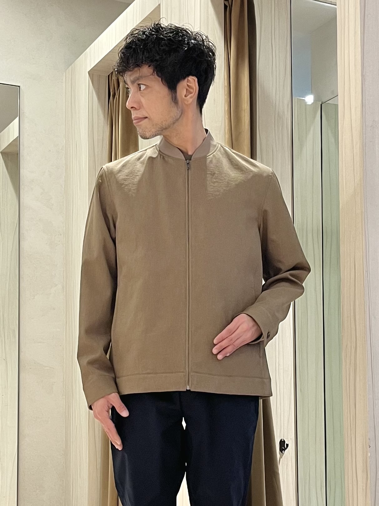 URAさんの「TAKEO KIKUCHI｜リネンライクカルゼ リブブルゾン」を使ったコーディネート