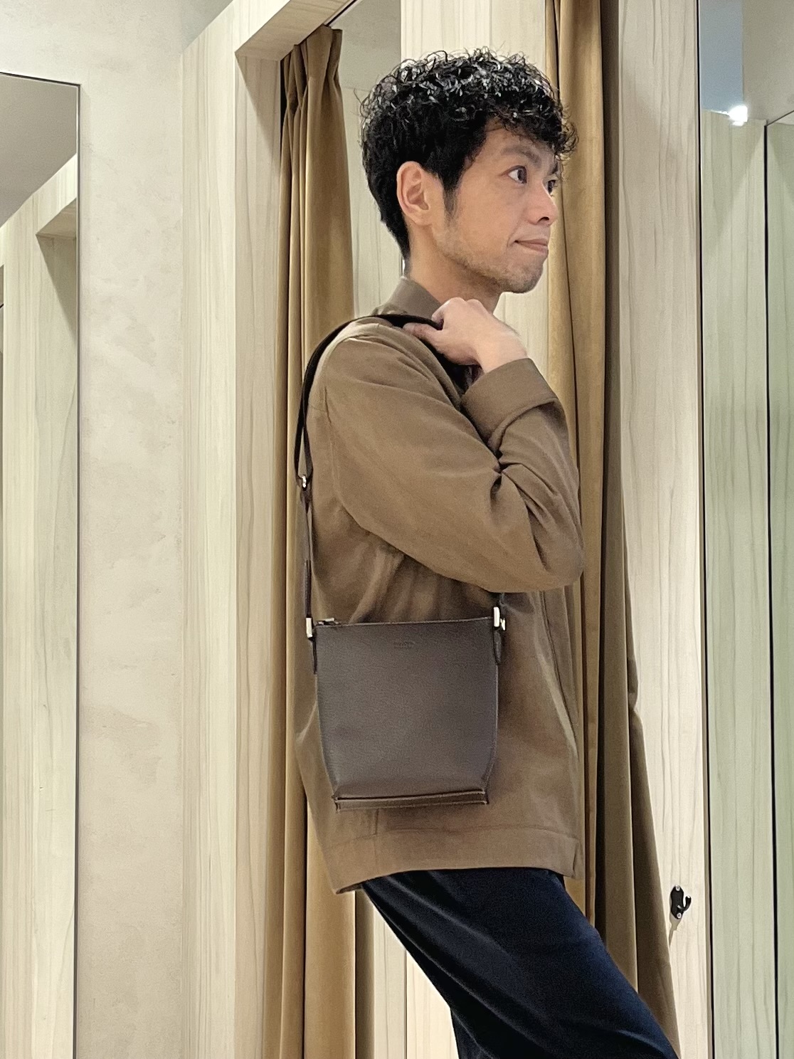 URAさんの「TAKEO KIKUCHI｜リネンライクカルゼ リブブルゾン」を使ったコーディネート