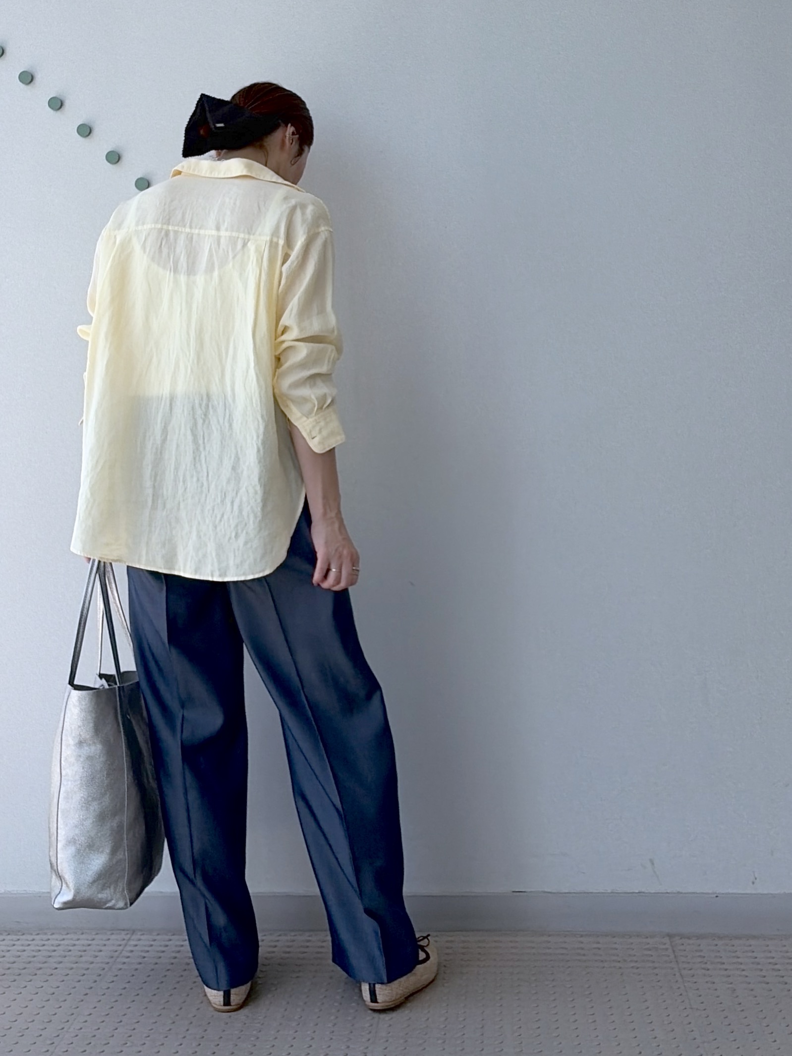 yoshikadoさんの「DRESSTERIOR｜【人気定番/ウォッシャブル】ガーメントダイラミーシャツ」を使ったコーディネート