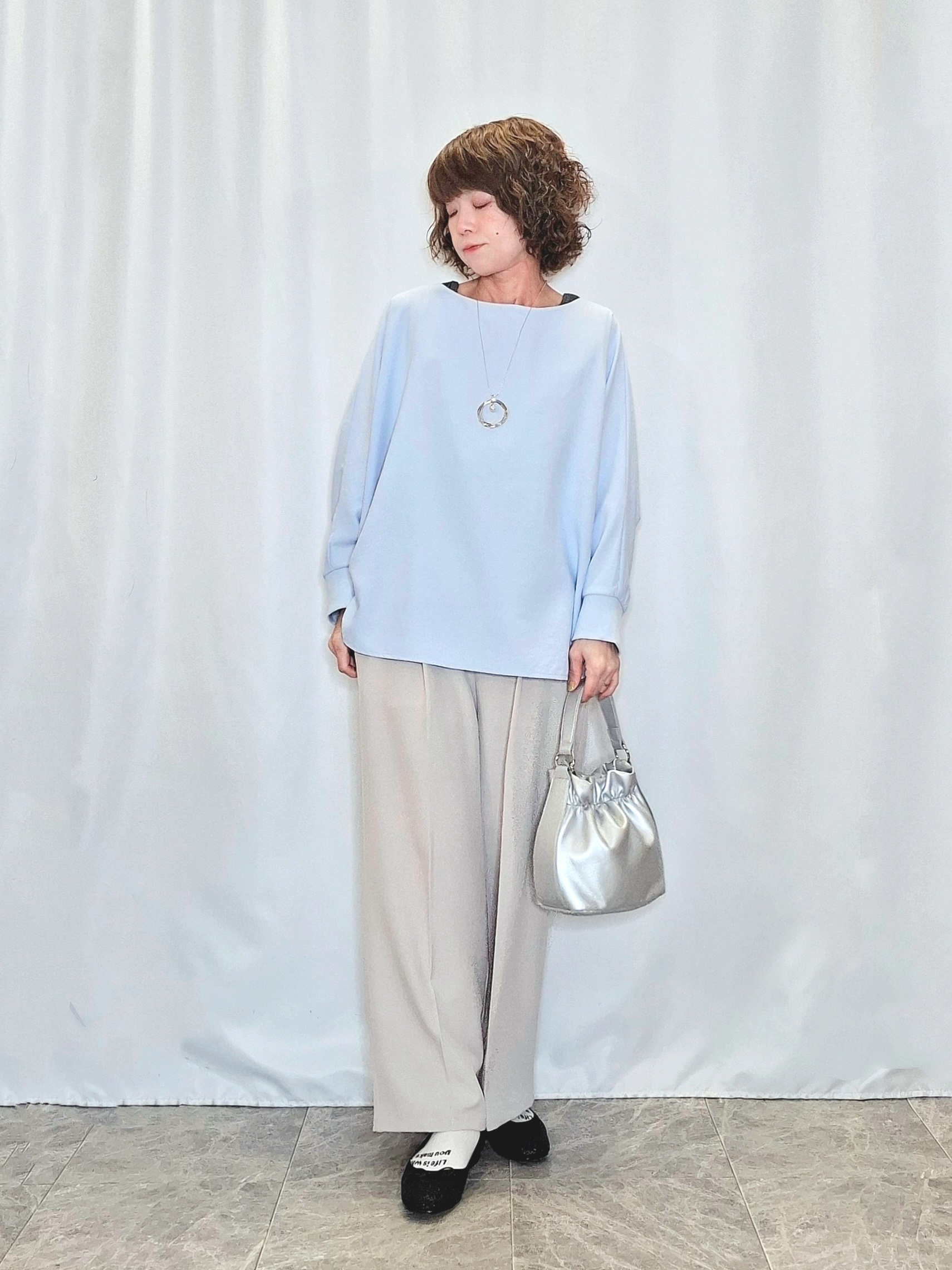 ぬーさんの「SHOO･LA･RUE｜【洗濯機可/ひんやり/UV】さらっとしたタッチが心地よい ショート丈 Vネックカーディガン」を使ったコーディネート