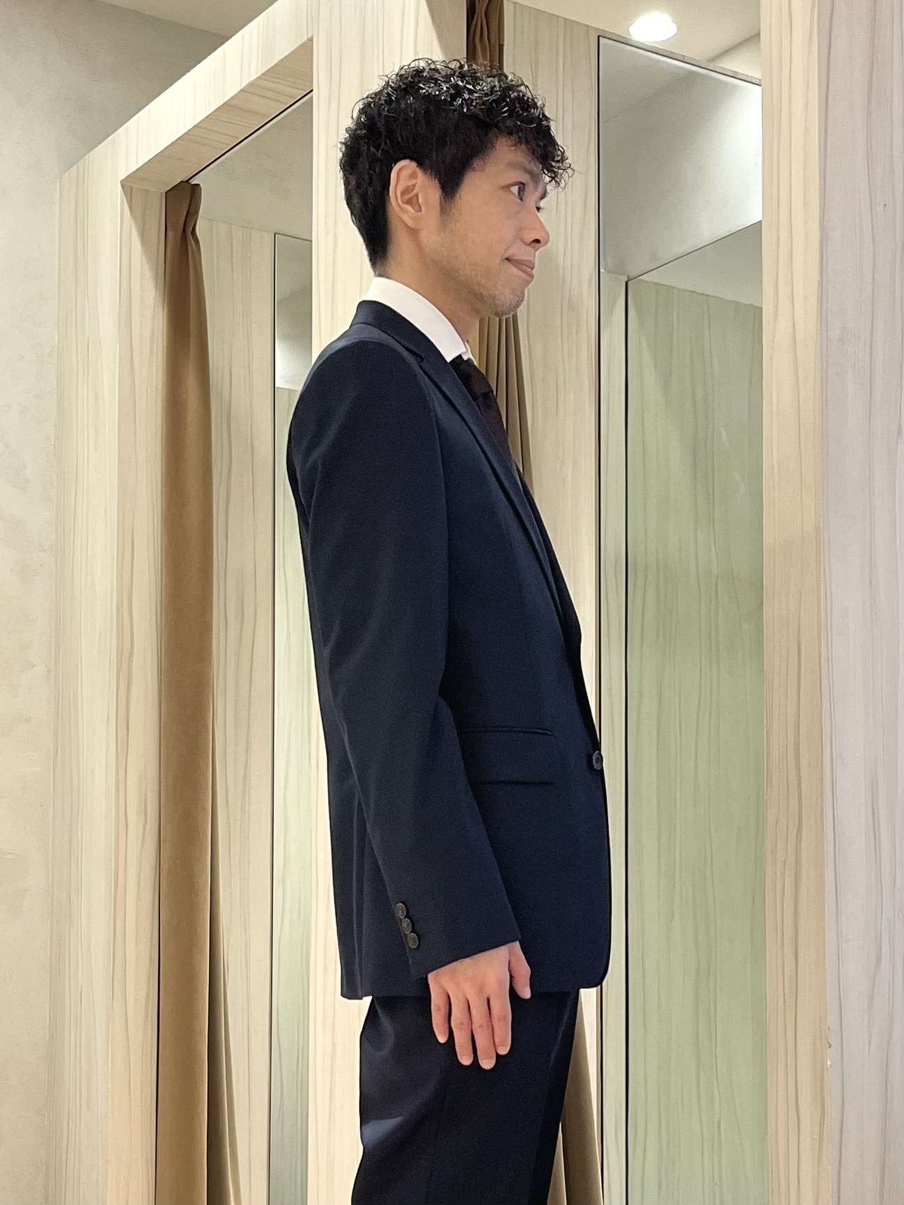 URAさんの「TAKEO KIKUCHI｜【Begin掲載】コーデュラ（R）トロピカル ストレッチ スーツ」を使ったコーディネート