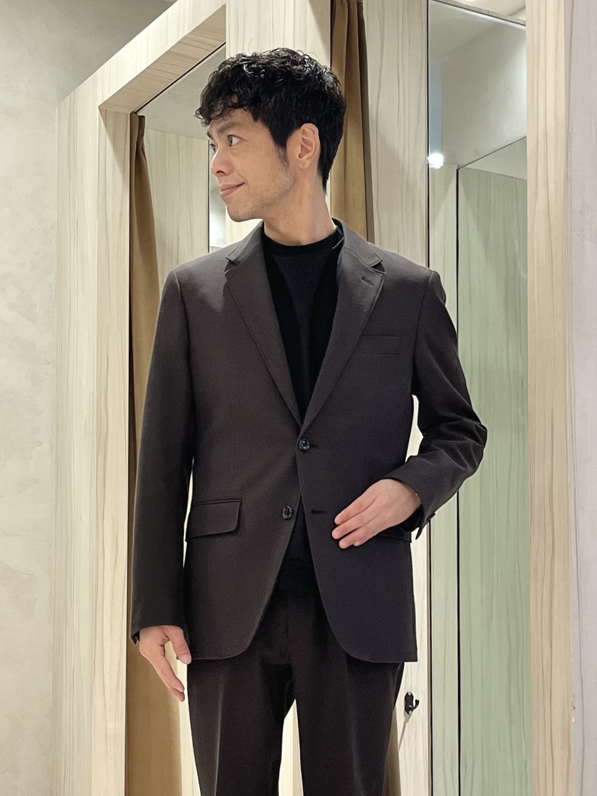 URAさんの「TAKEO KIKUCHI｜パールニットジャージ ジャケット」を使ったコーディネート