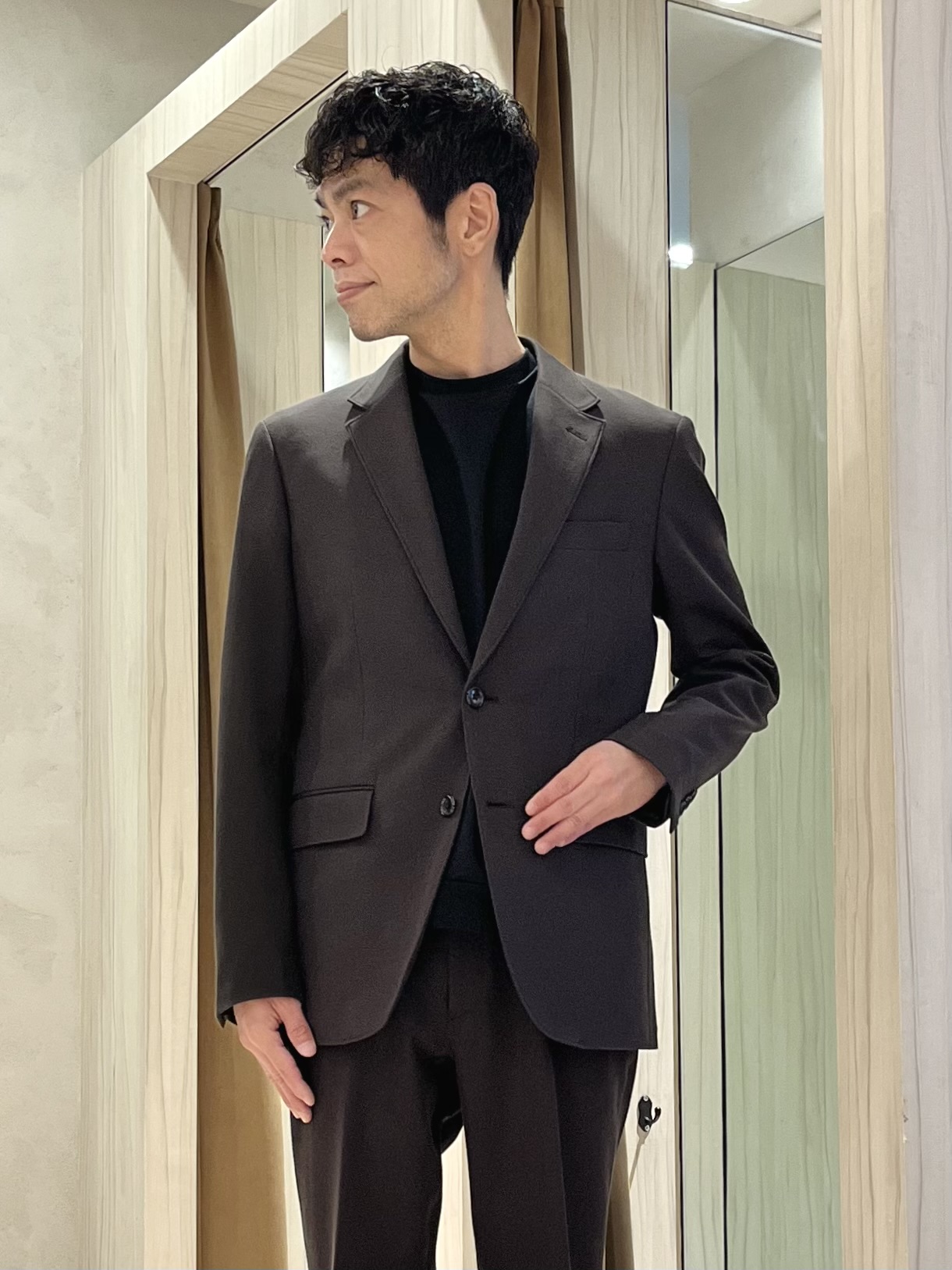 URAさんの「TAKEO KIKUCHI｜パールニットジャージ ジャケット」を使ったコーディネート