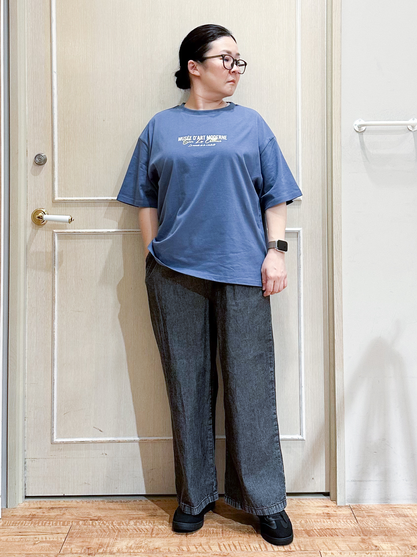umeさんの「SHOO･LA･RUE｜【ひんやり/S-LL/体型カバー】ペプラムフリルとゴールドパーツが女性らしい UVパーカ」を使ったコーディネート
