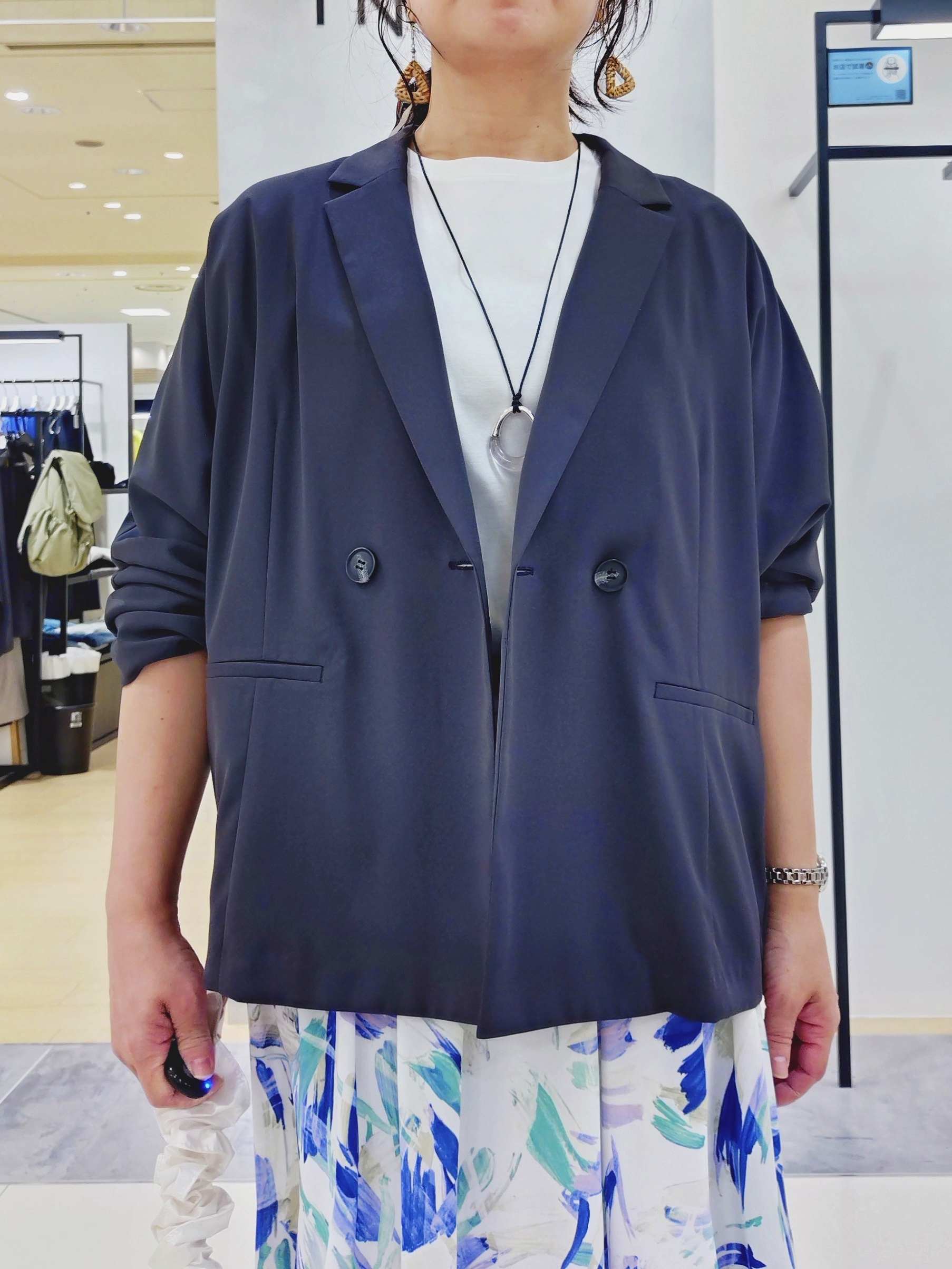TOMOMIさんの「INDIVI｜【洗える】リーフ柄タックフレアスカート」を使ったコーディネート