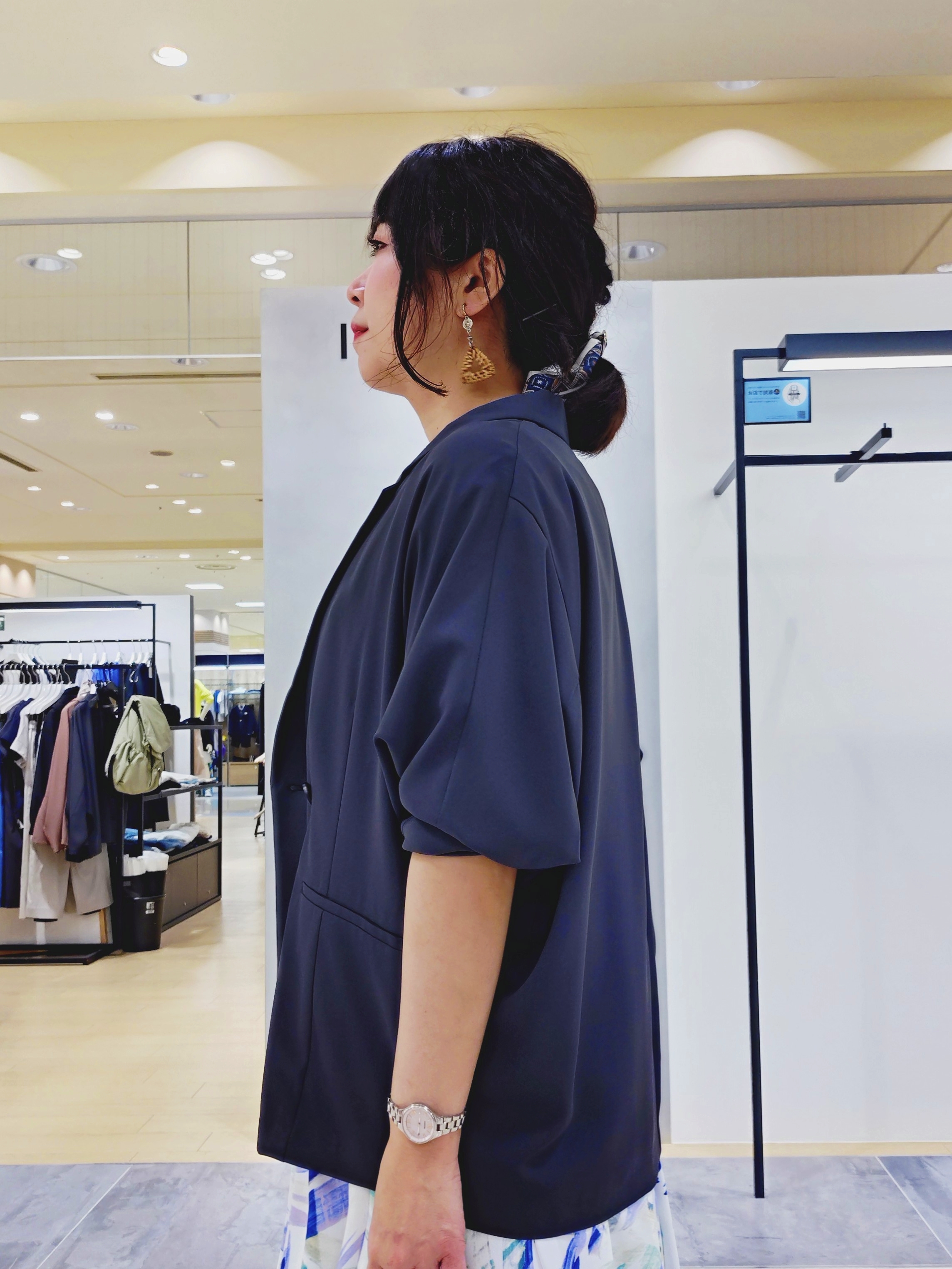 TOMOMIさんの「INDIVI｜【洗える】リーフ柄タックフレアスカート」を使ったコーディネート