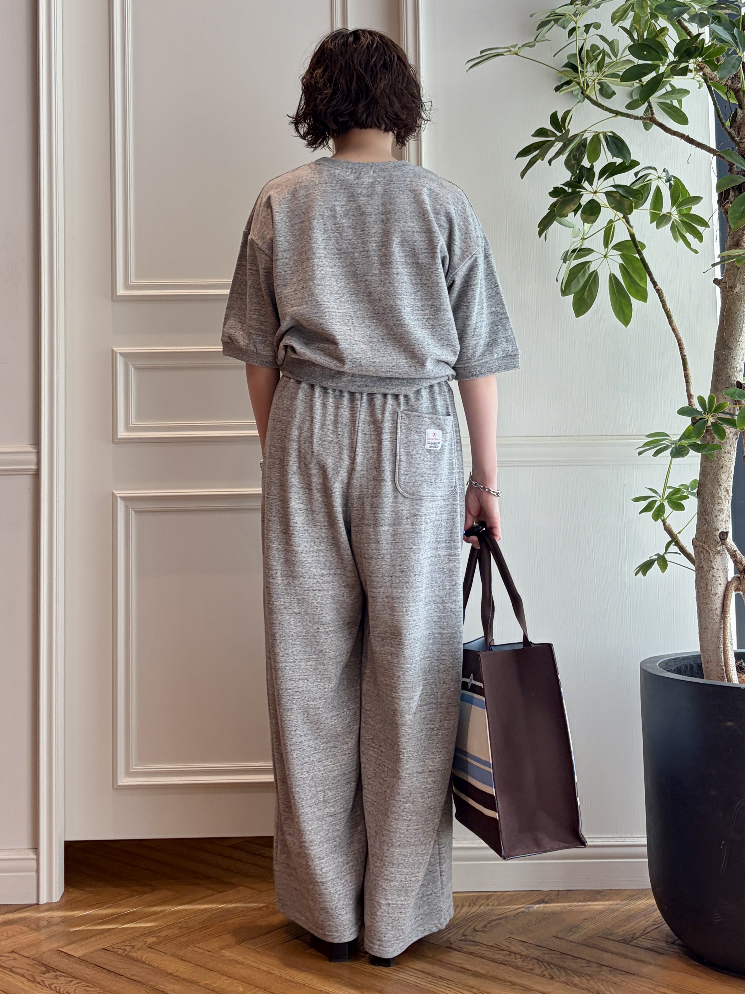 nakaoさんの「DRESSTERIOR｜【セットアップ可/ウォッシャブル】ストレッチ裏毛ハーフスリーブプルオーバー」を使ったコーディネート