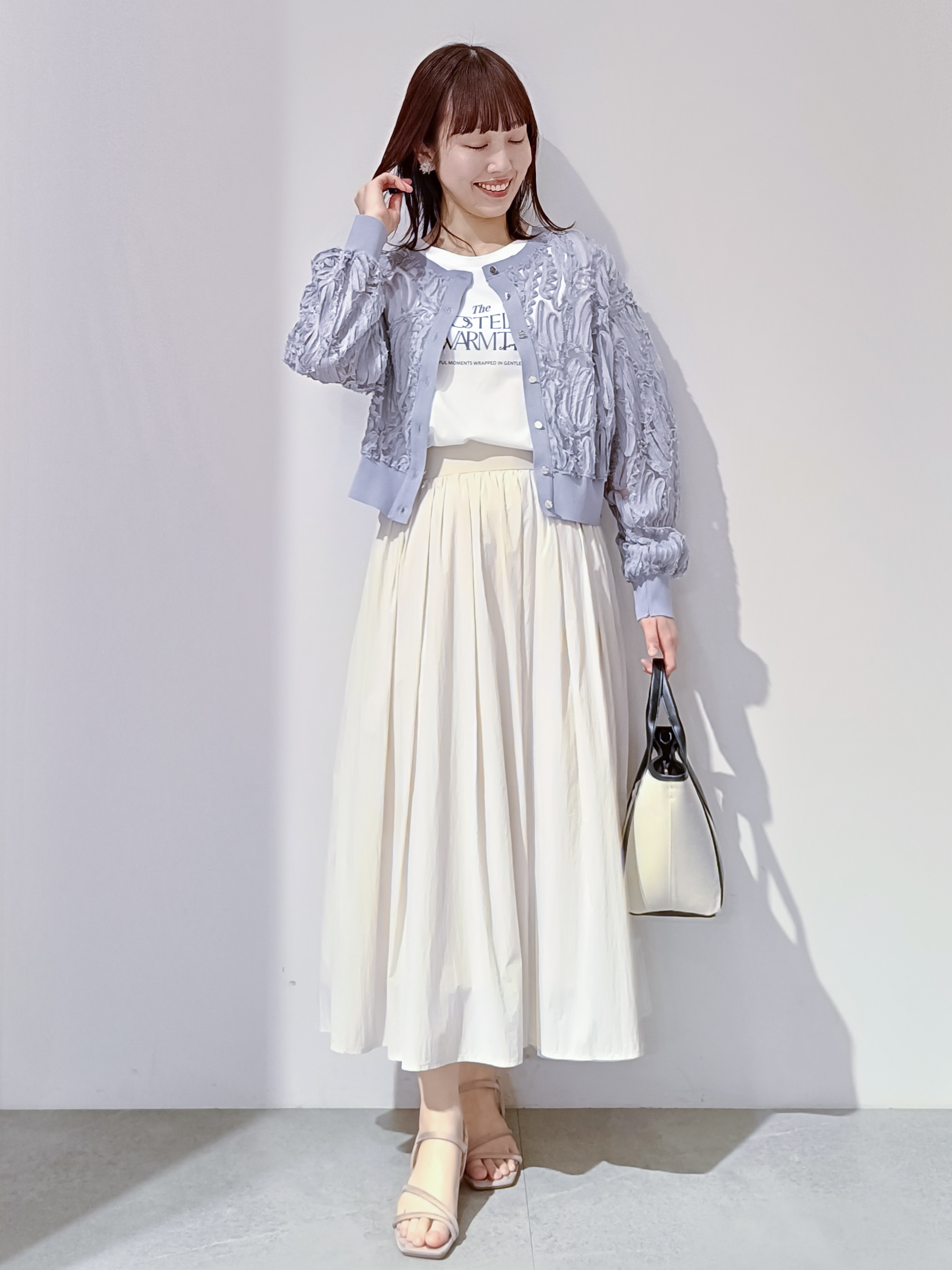 のんさんの「OPAQUE.CLIP｜シアー幾何刺繍カーディガン【洗濯機OK】」を使ったコーディネート