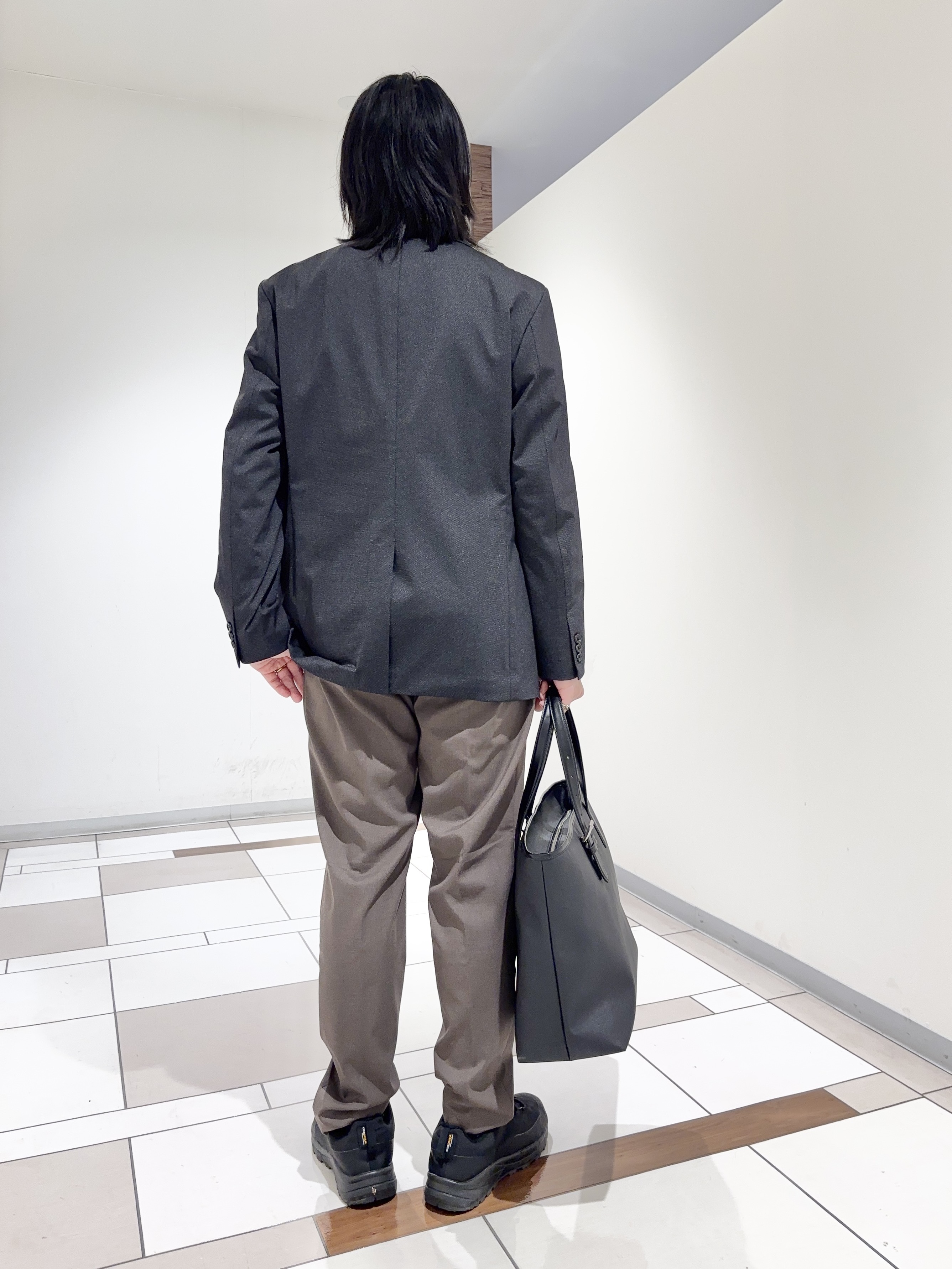 及川さんの「TAKEO KIKUCHI｜【360&deg;ストレッチ/軽量】None Of Stress ライト ジャケット（セットアップ対応）」を使ったコーディネート