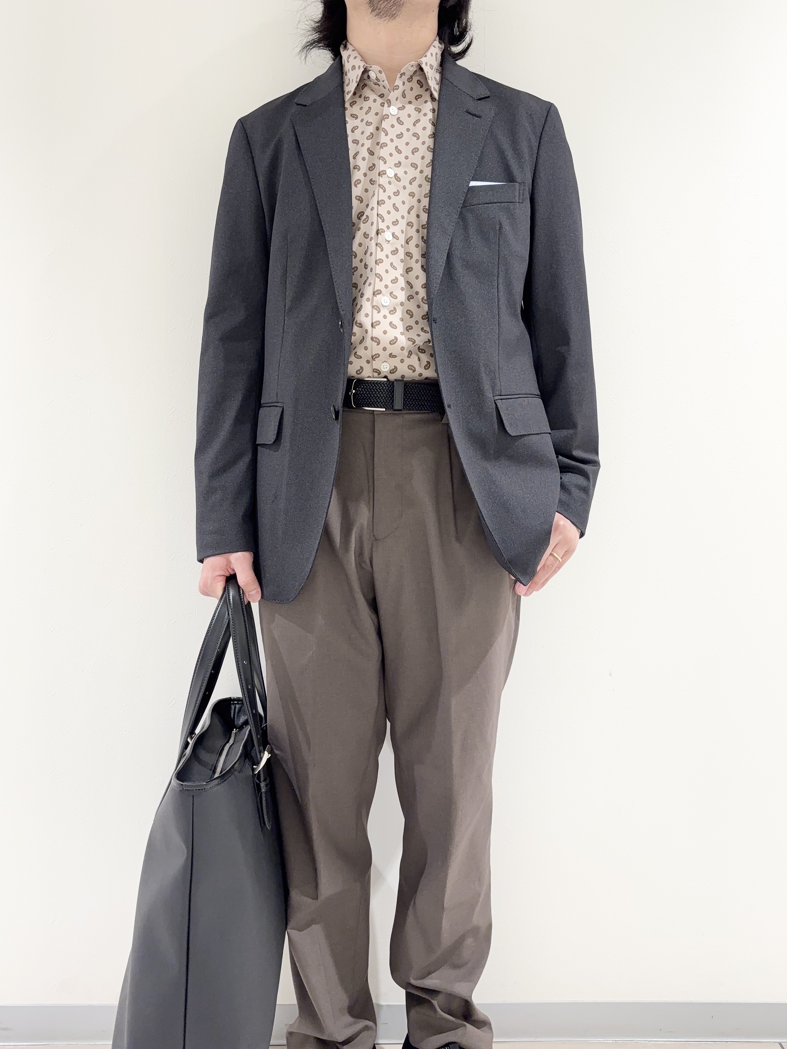 及川さんの「TAKEO KIKUCHI｜【360&deg;ストレッチ/軽量】None Of Stress ライト ジャケット（セットアップ対応）」を使ったコーディネート