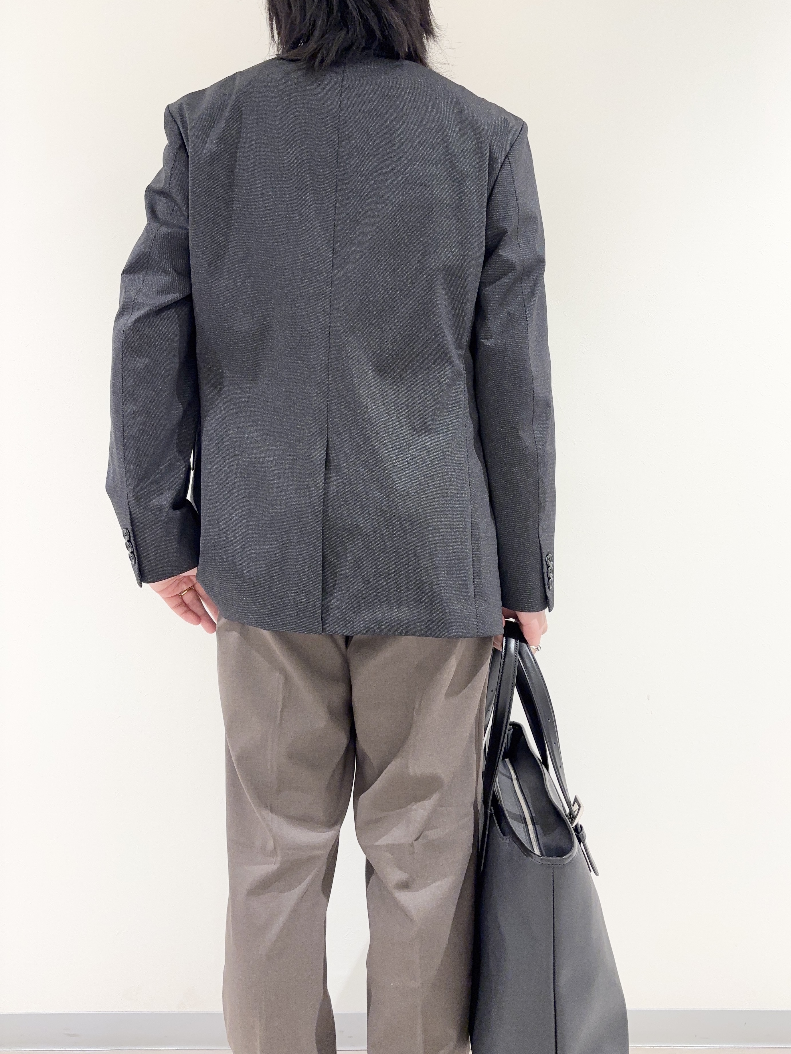 及川さんの「TAKEO KIKUCHI｜【360&deg;ストレッチ/軽量】None Of Stress ライト ジャケット（セットアップ対応）」を使ったコーディネート