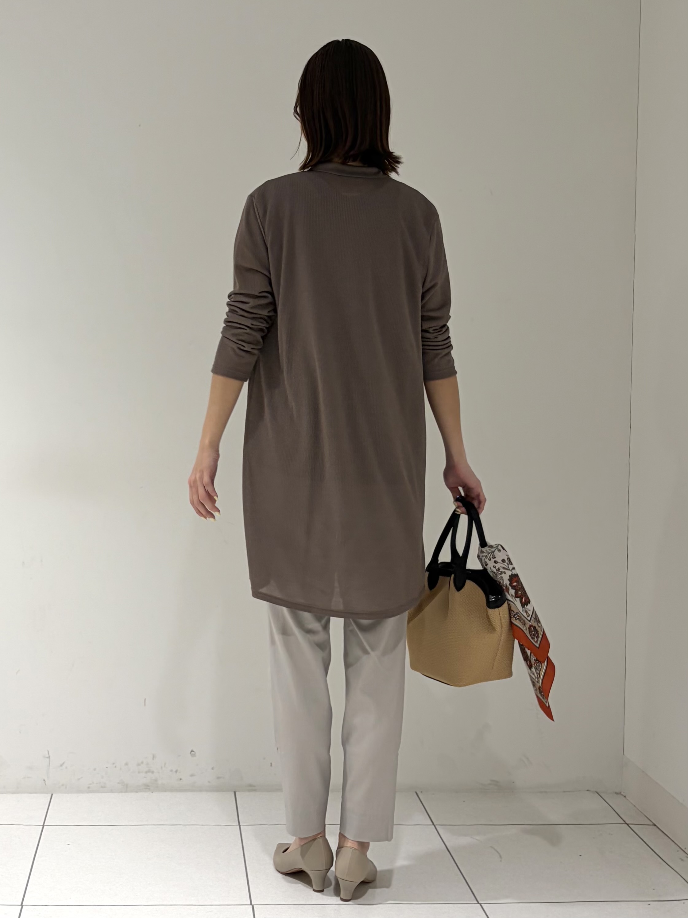 shioriさんの「INDIVI｜【洗える／アンサンブル可能】シアースストライプトップス」を使ったコーディネート