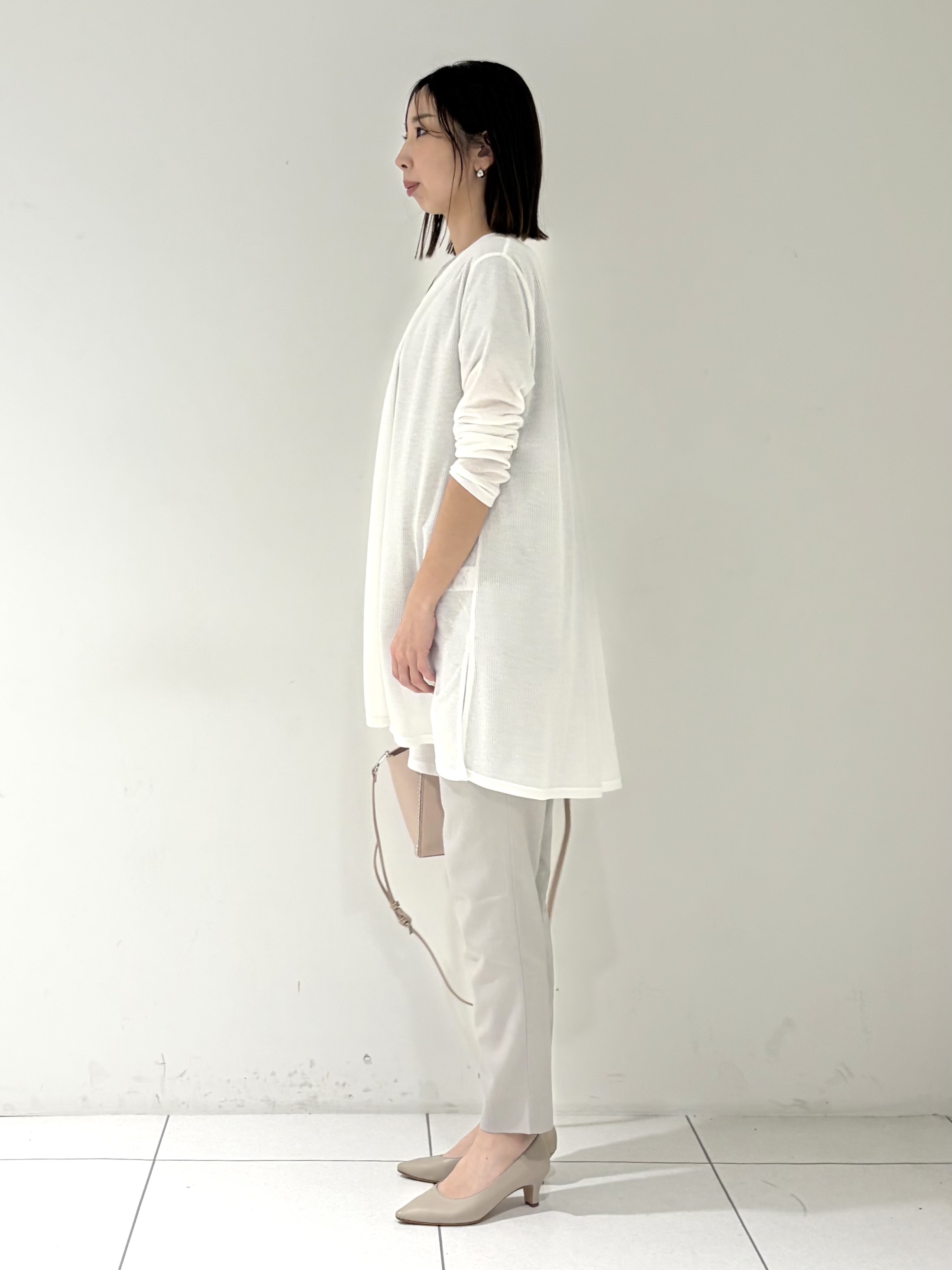 shioriさんの「INDIVI｜【洗える／アンサンブル可能】シアースストライプカーディガン」を使ったコーディネート