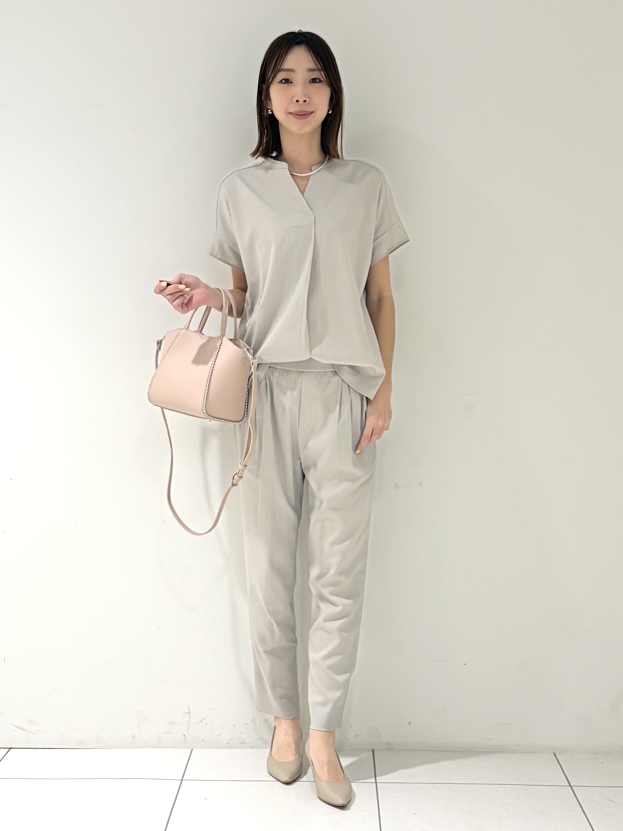 shioriさんの「INDIVI｜【洗える／SETUP可能】スキッパーブラウス」を使ったコーディネート