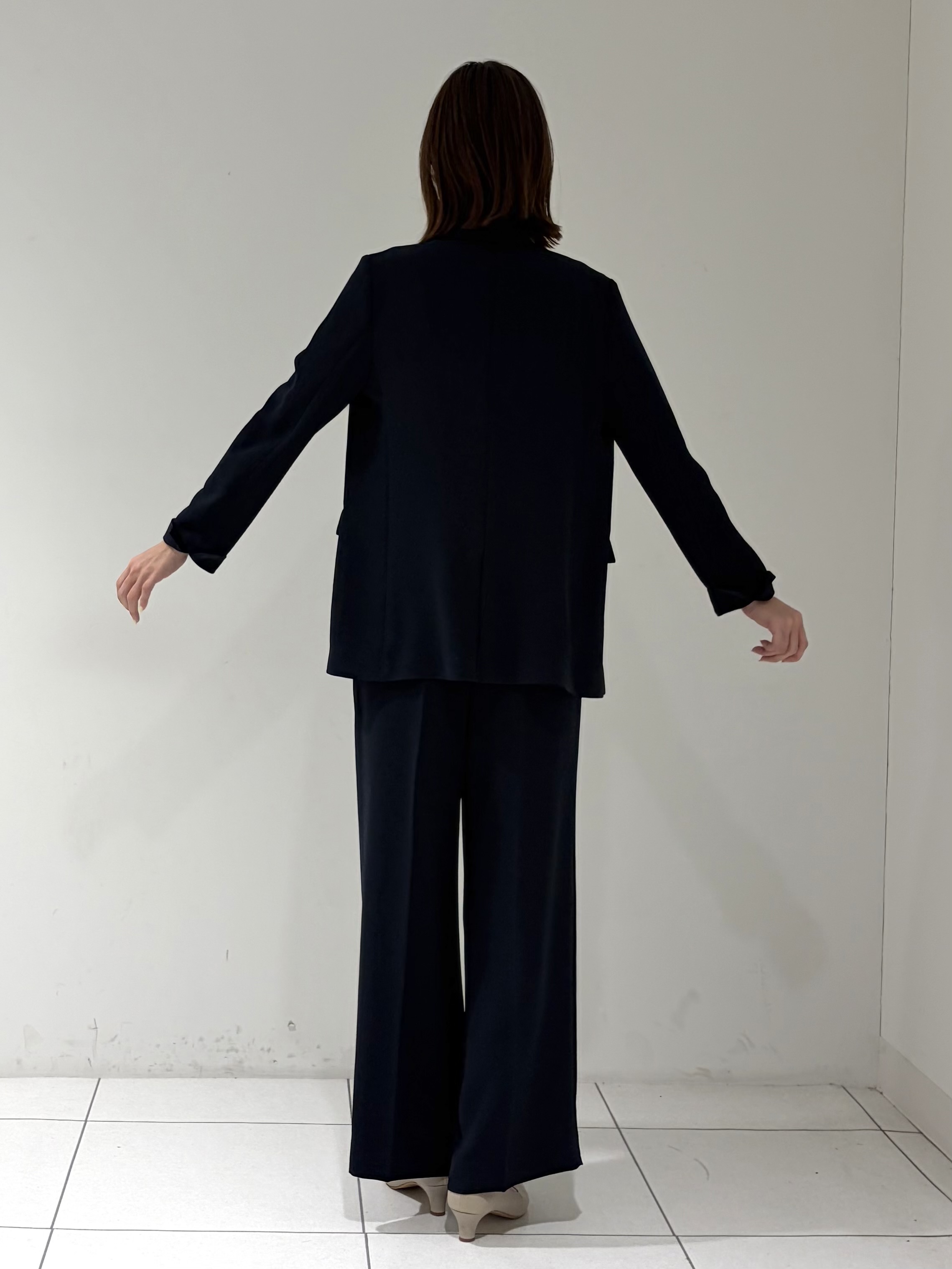 shioriさんの「INDIVI｜【洗える／多機能／SETUP可】着る日傘ダブルジャケット」を使ったコーディネート