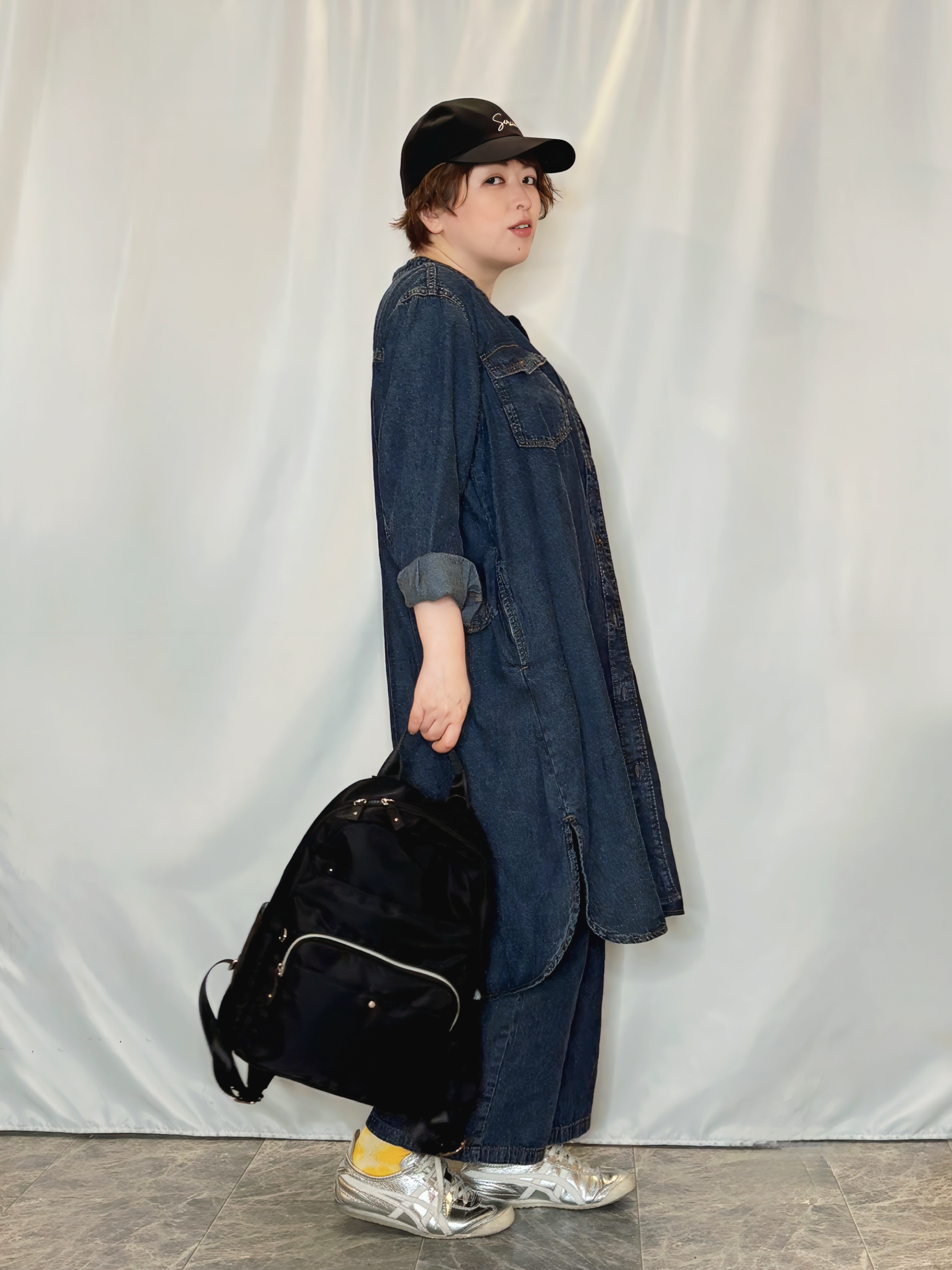 たみさんの「SHOO･LA･RUE｜【ライトオンスデニム/S-LL/体型カバー】首元すっきり ワンピにもなるロングデニムシャツ」を使ったコーディネート
