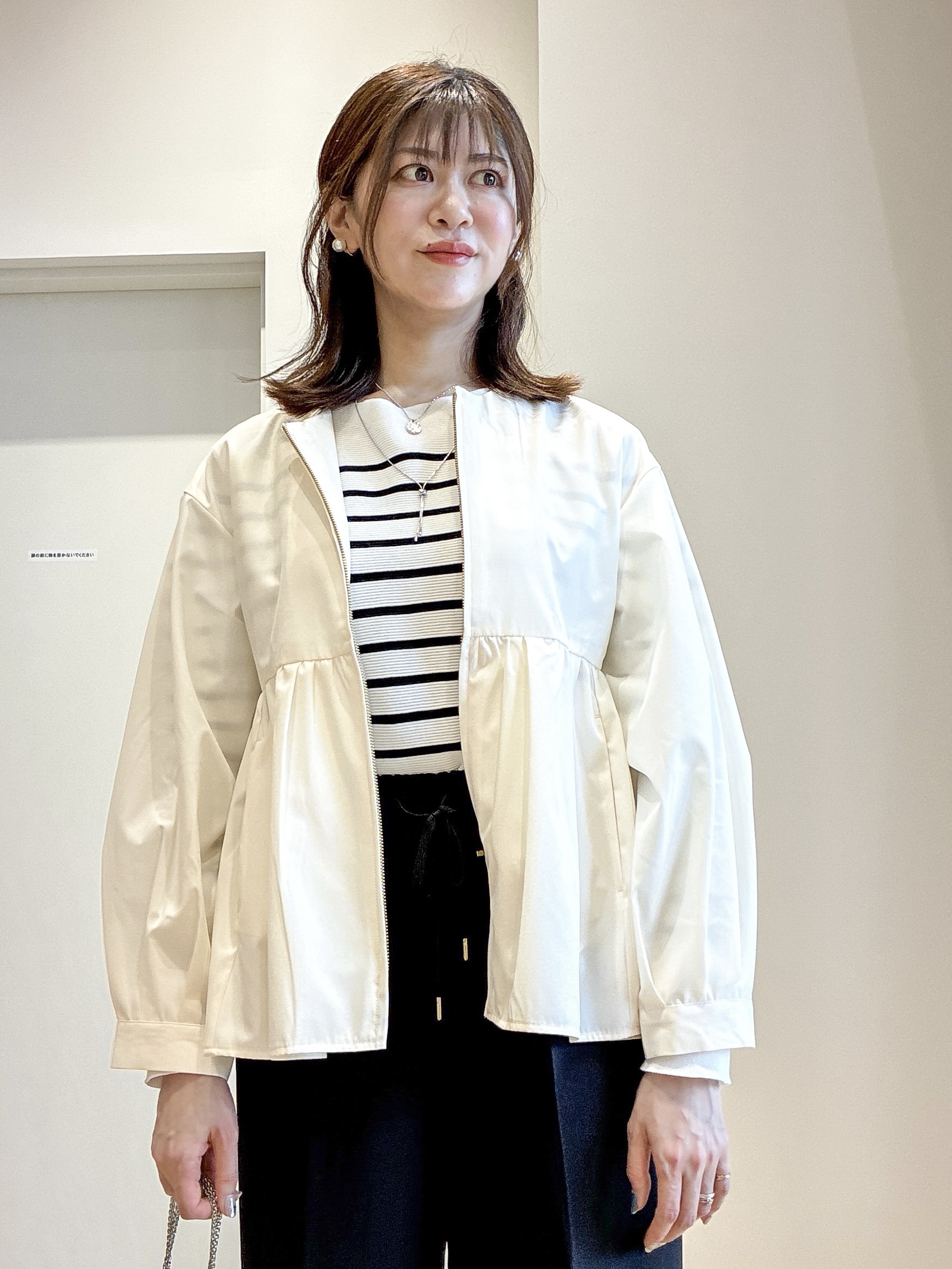 もんちゃんさんの「OPAQUE.CLIP｜撥水ノーカラーペプラムブルゾン【洗濯機OK／抗ピル】」を使ったコーディネート