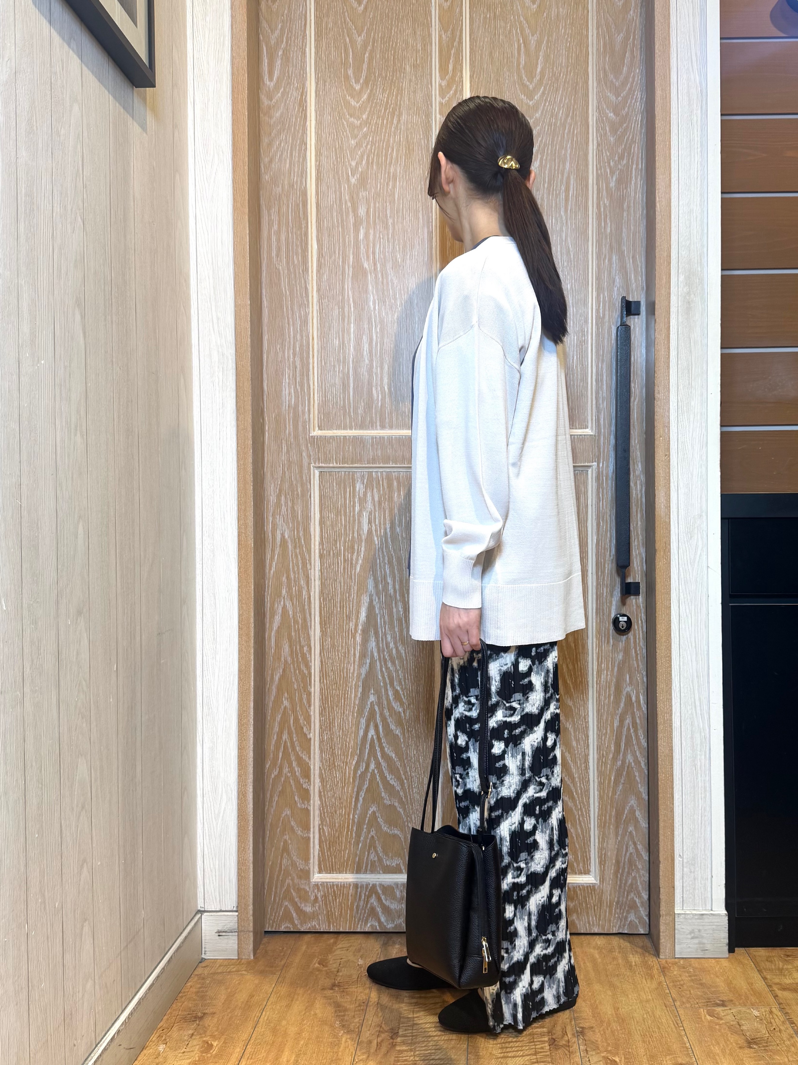 KAORIさんの「SHOO･LA･RUE｜【洗濯機可/ひんやり/UV】さらっとしたタッチが心地よい ミドルカーディガン」を使ったコーディネート