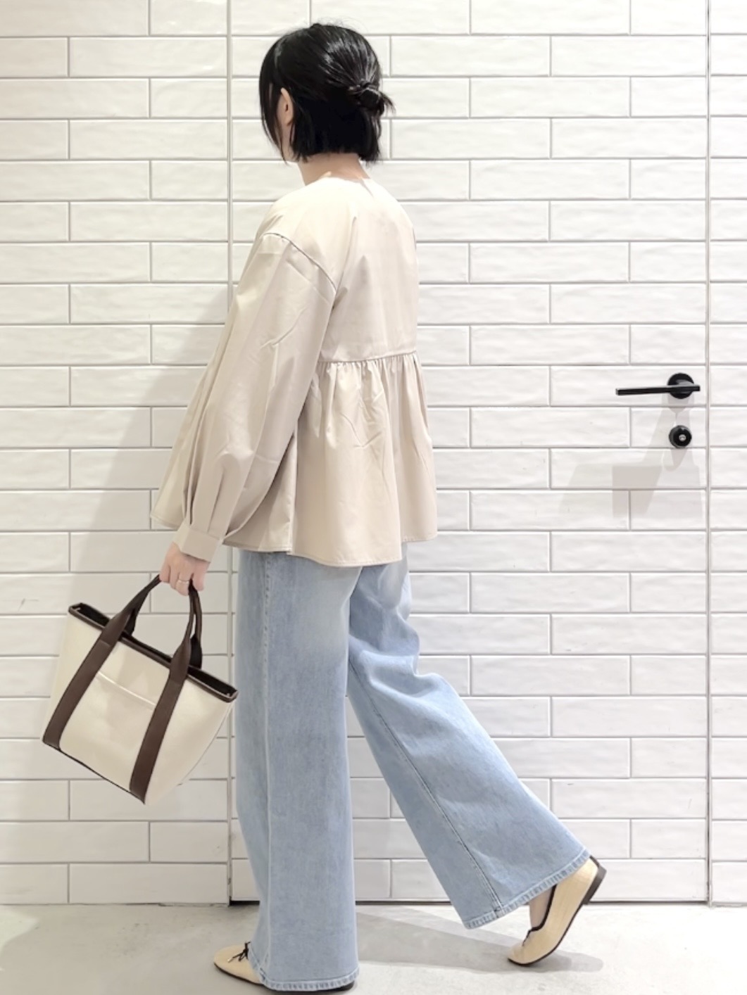 しおりさんの「OPAQUE.CLIP｜撥水ノーカラーペプラムブルゾン【洗濯機OK／抗ピル】」を使ったコーディネート