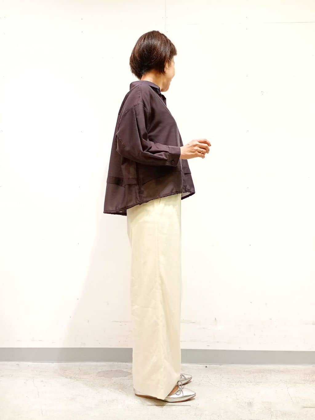 Kさんの「INDIVI｜【接触冷感／洗える／2WAY】ドロスト付 シアーシャンブレーシャツ」を使ったコーディネート