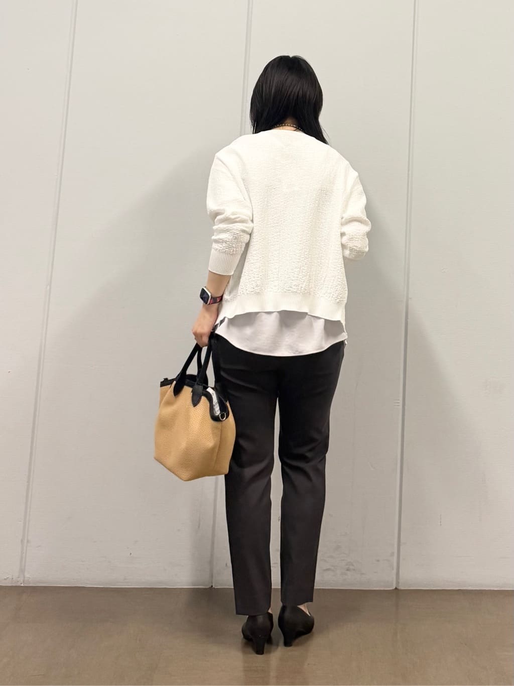 mizukiさんの「INDIVI｜【前後2WAY／洗える】凹凸編地カーディガンニット」を使ったコーディネート
