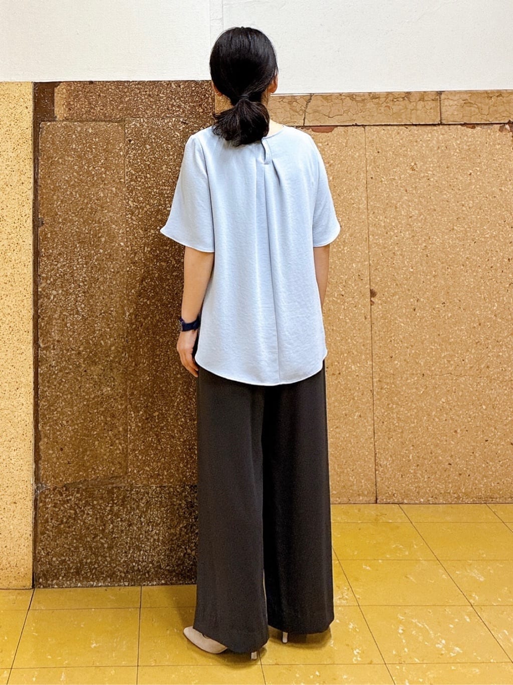 hattoriさんの「INDIVI｜【着る日傘】シフォンドッキングブラウス」を使ったコーディネート