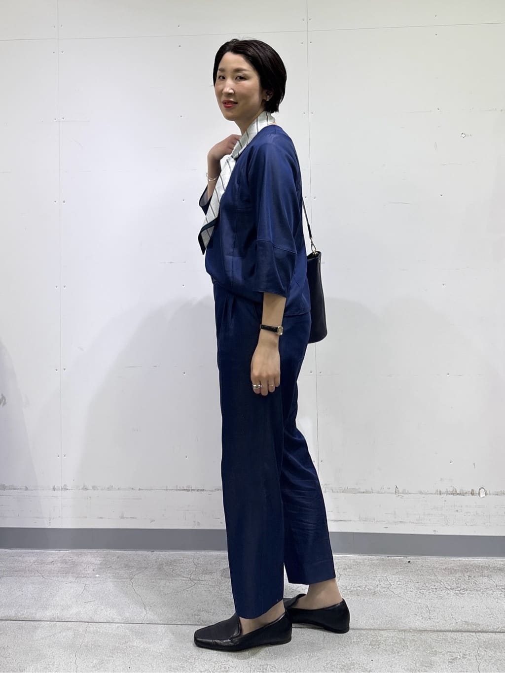 yuriさんの「INDIVI｜【洗える／UVケア／SETUP可能】デニムライク ランタン袖ブラウス」を使ったコーディネート