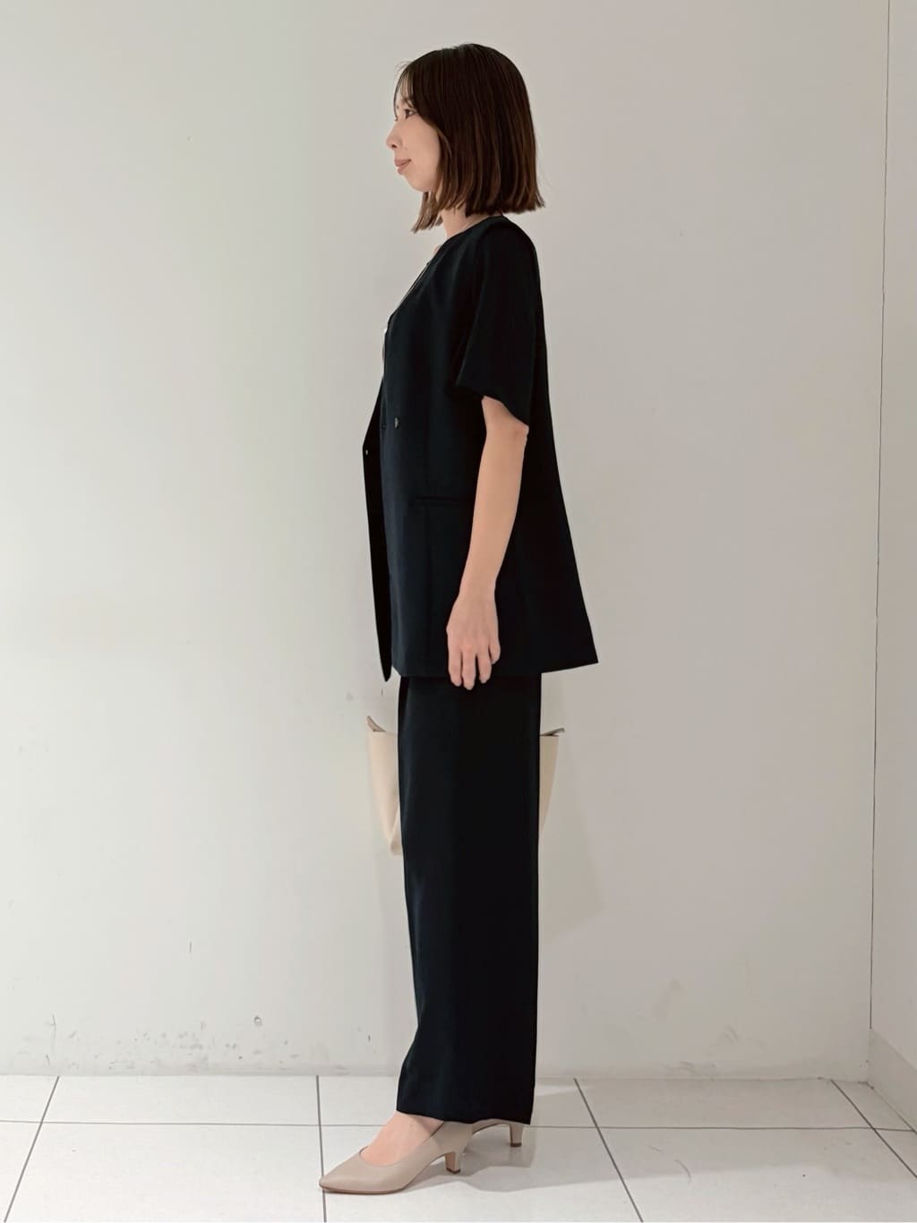 shioriさんの「INDIVI｜【洗える／多機能／SETUP可】着る日傘ジレジャケット」を使ったコーディネート