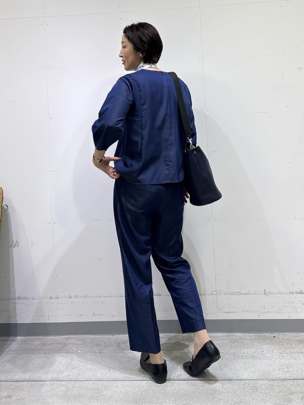 yuriさんの「INDIVI｜【洗える／UVケア／SETUP可能】デニムライク ランタン袖ブラウス」を使ったコーディネート