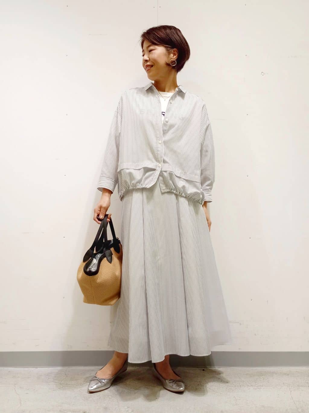Kさんの「INDIVI｜【接触冷感／洗える／2WAY】ドロスト付 シアーシャンブレーシャツ」を使ったコーディネート