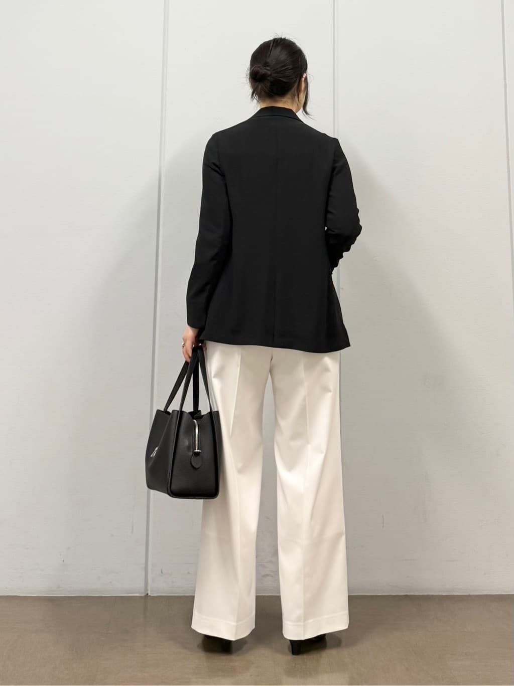 mizukiさんの「INDIVI｜【洗える／多機能／SETUP可】着る日傘ダブルジャケット」を使ったコーディネート